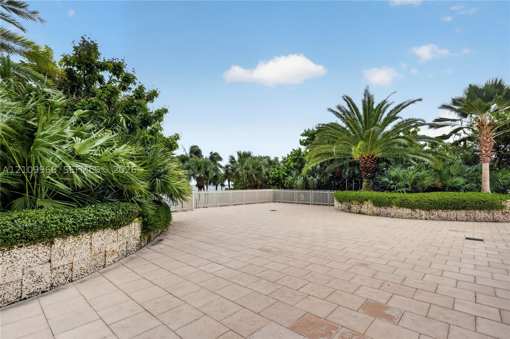 2 Grove Isle Dr #B1008 Miami, FL 33133