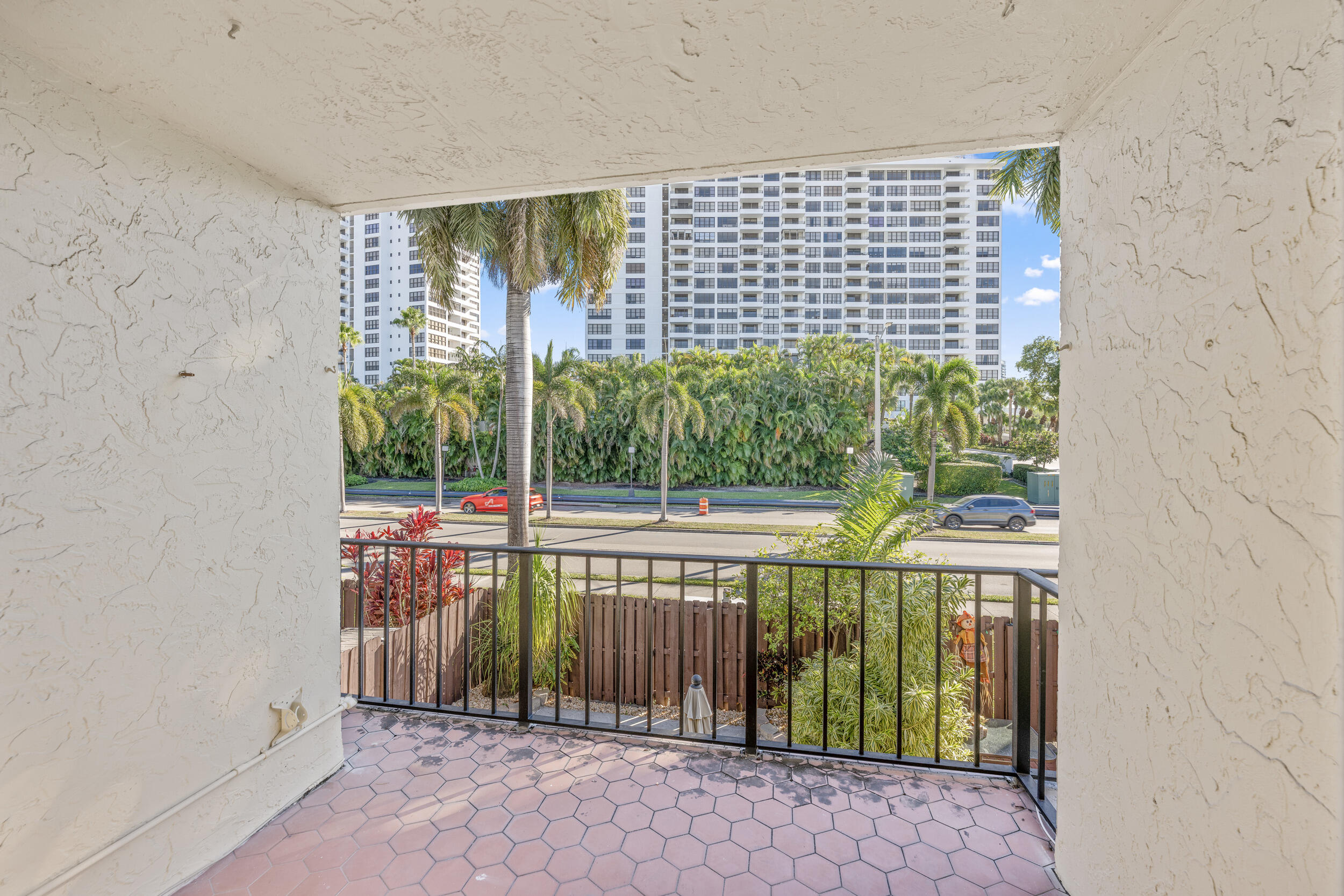 2212 NE 7th Hallandale Beach, FL 33009
