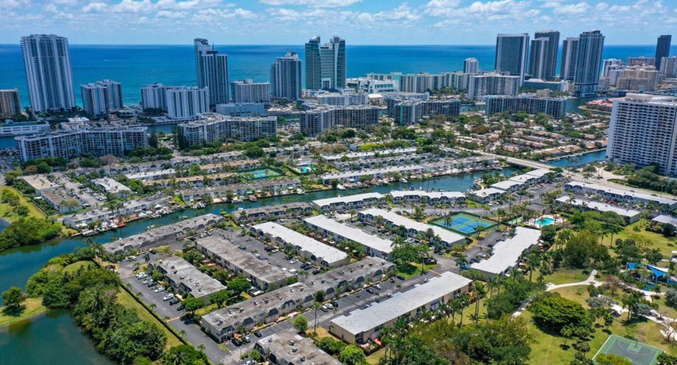 2212 NE 7th Hallandale Beach, FL 33009