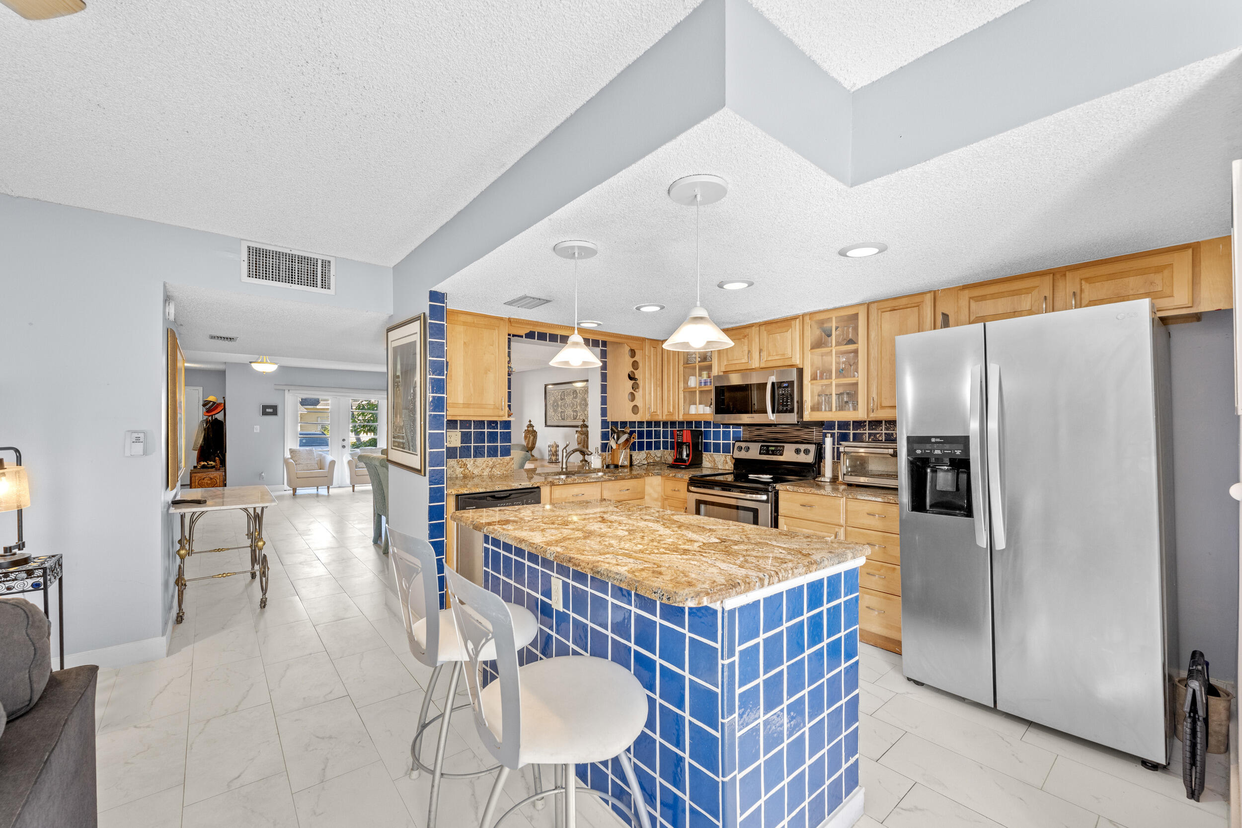 2212 NE 7th Hallandale Beach, FL 33009