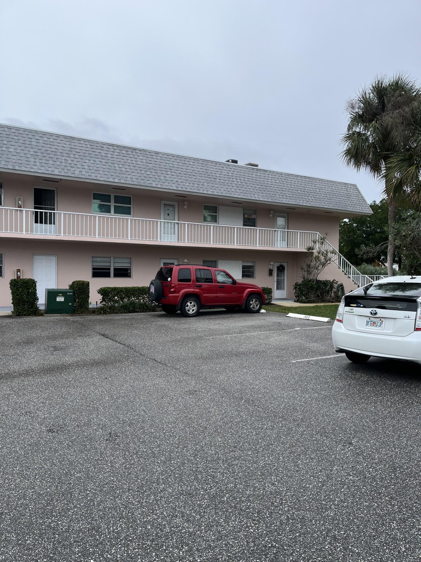 18081 SE Country Clb #100