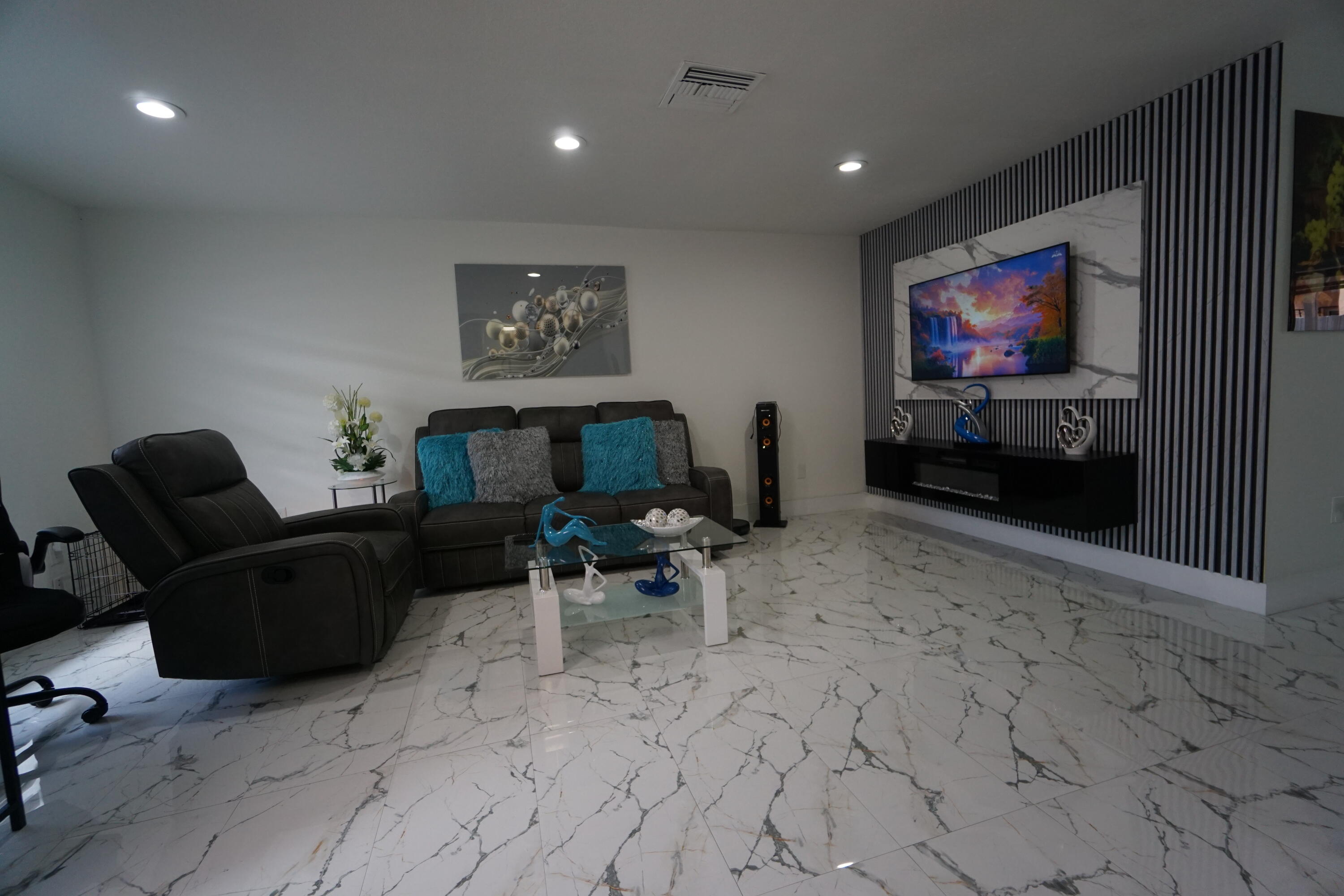 1765 W 41st #Unit 2d Hialeah, FL 33012