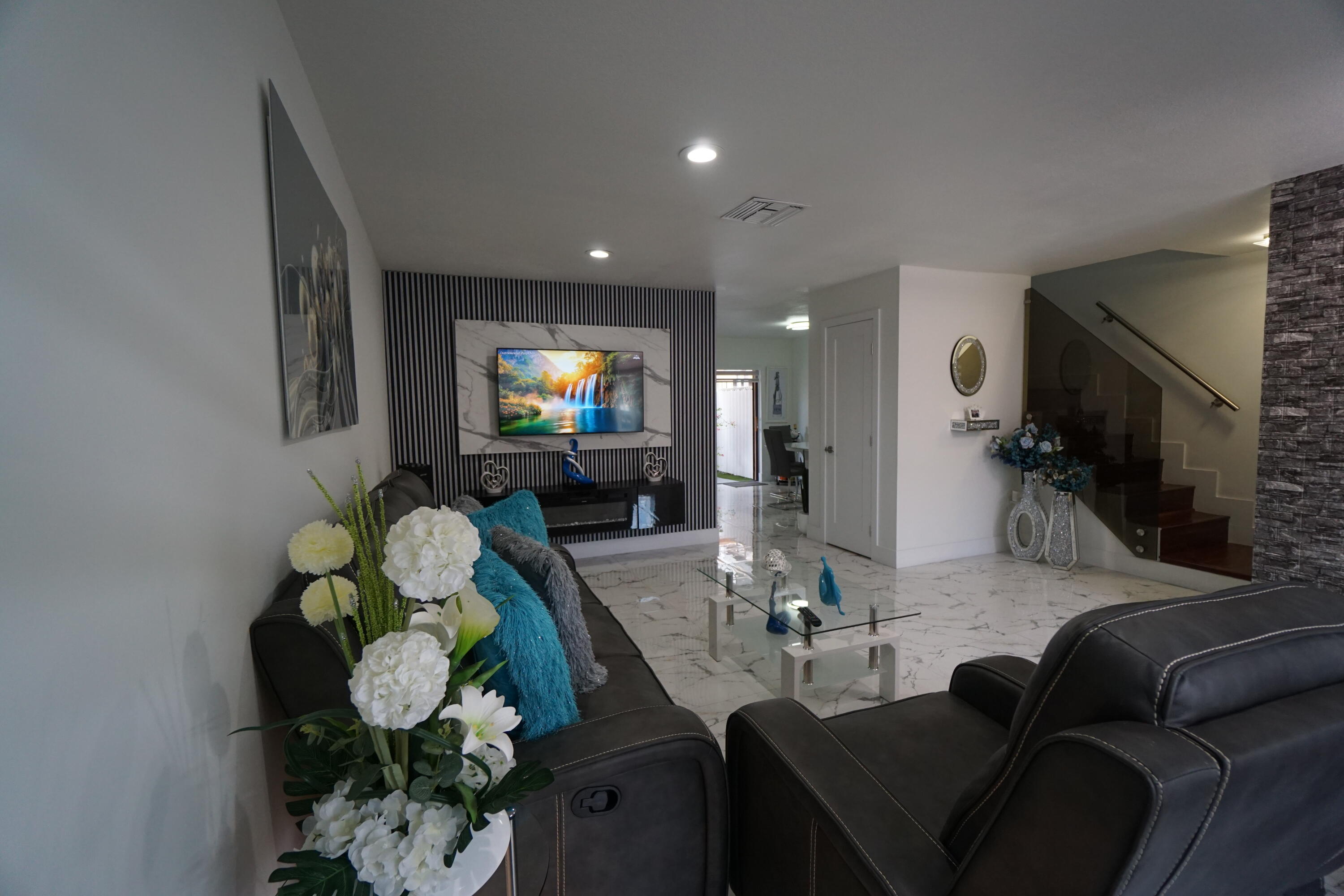 1765 W 41st #Unit 2d Hialeah, FL 33012