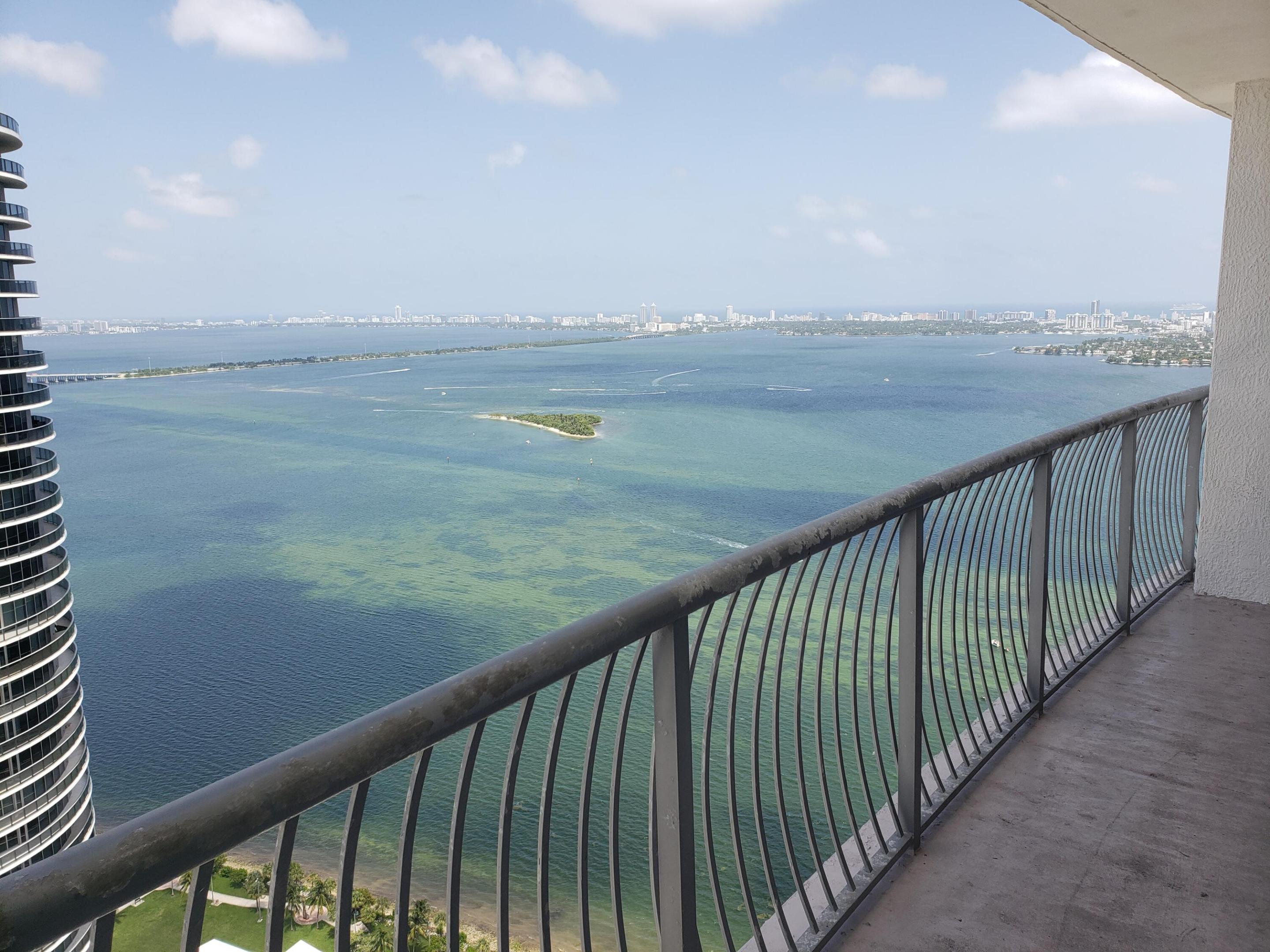 1750 N Bayshore #5205