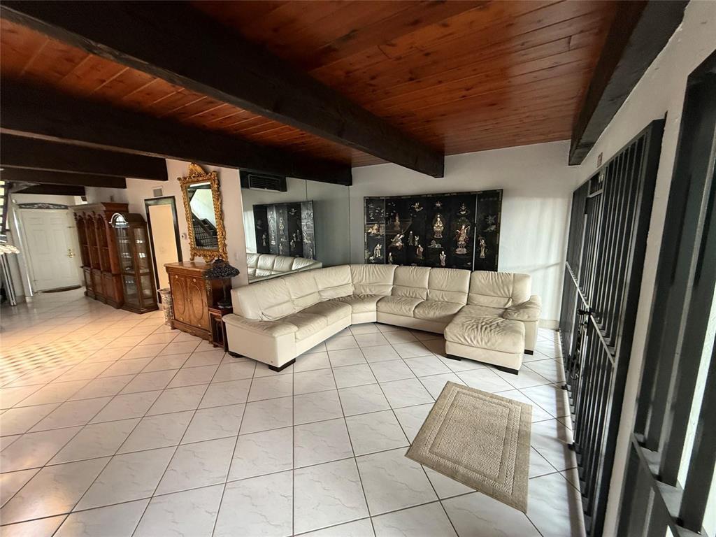 19428 NE 26th #103b Miami, FL 33180