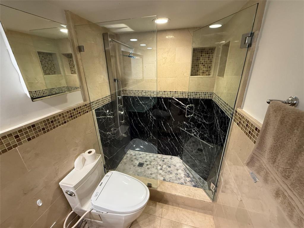 19428 NE 26th #103b Miami, FL 33180