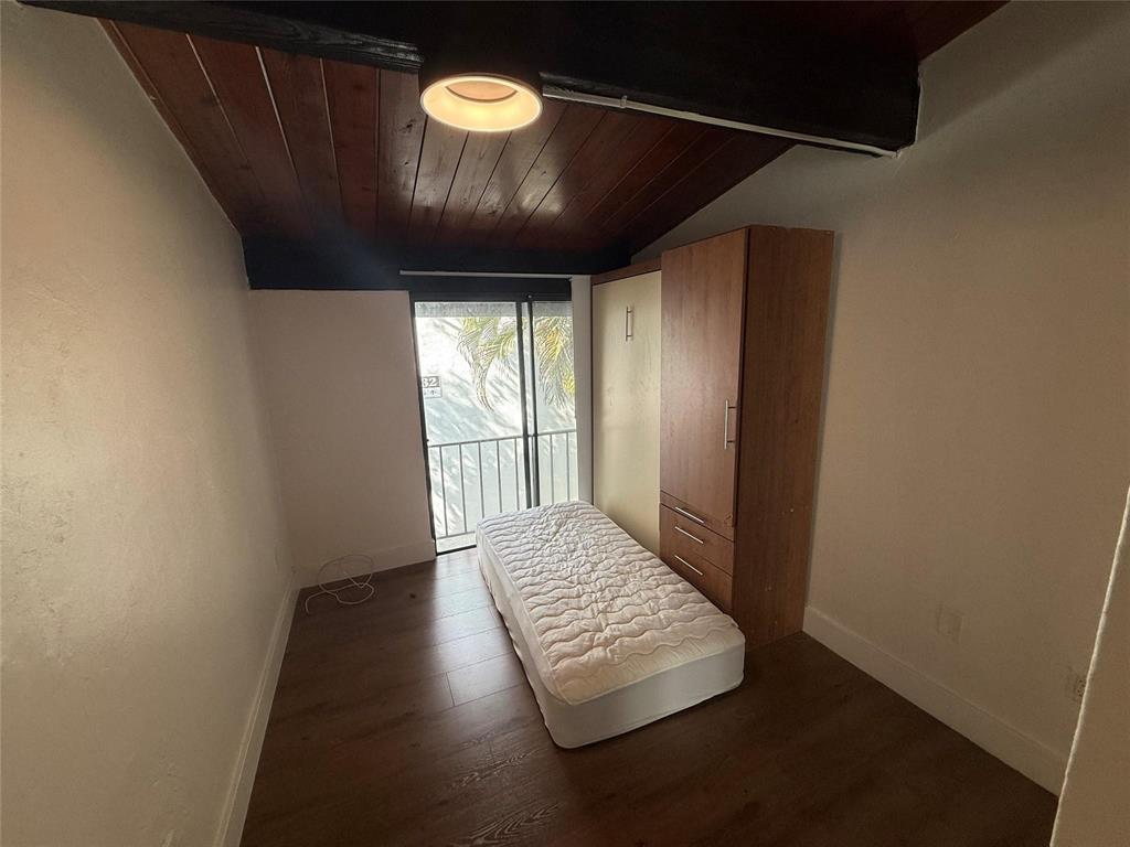 19428 NE 26th #103b Miami, FL 33180