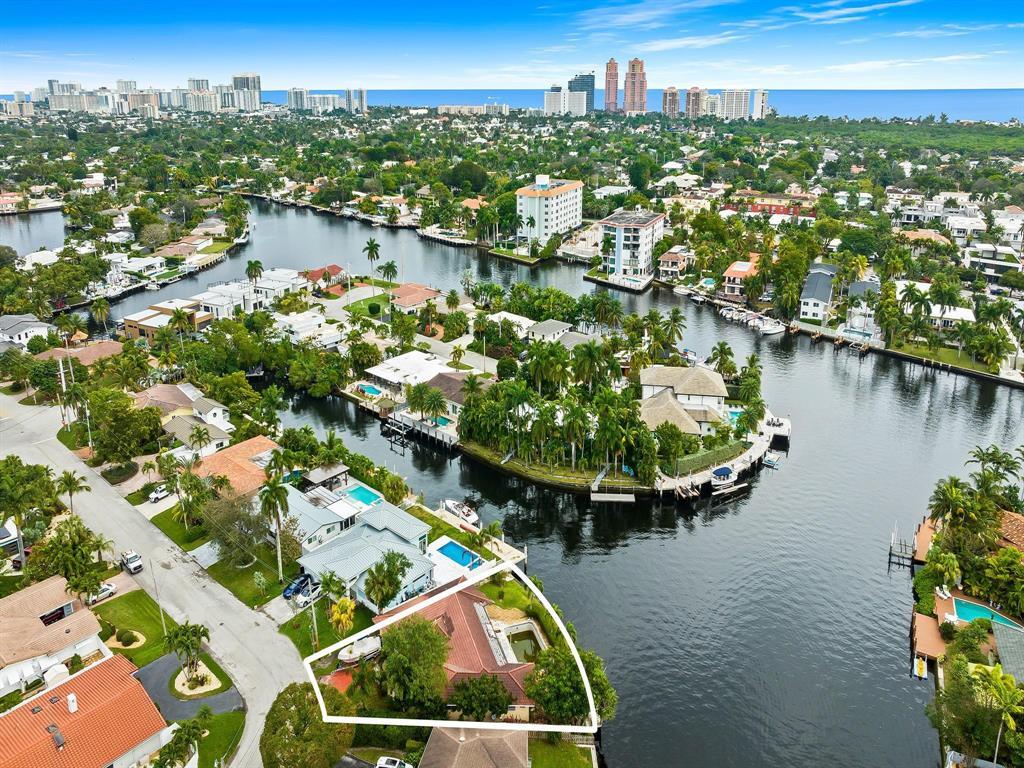 2212 NE 17th Fort Lauderdale, FL 33305