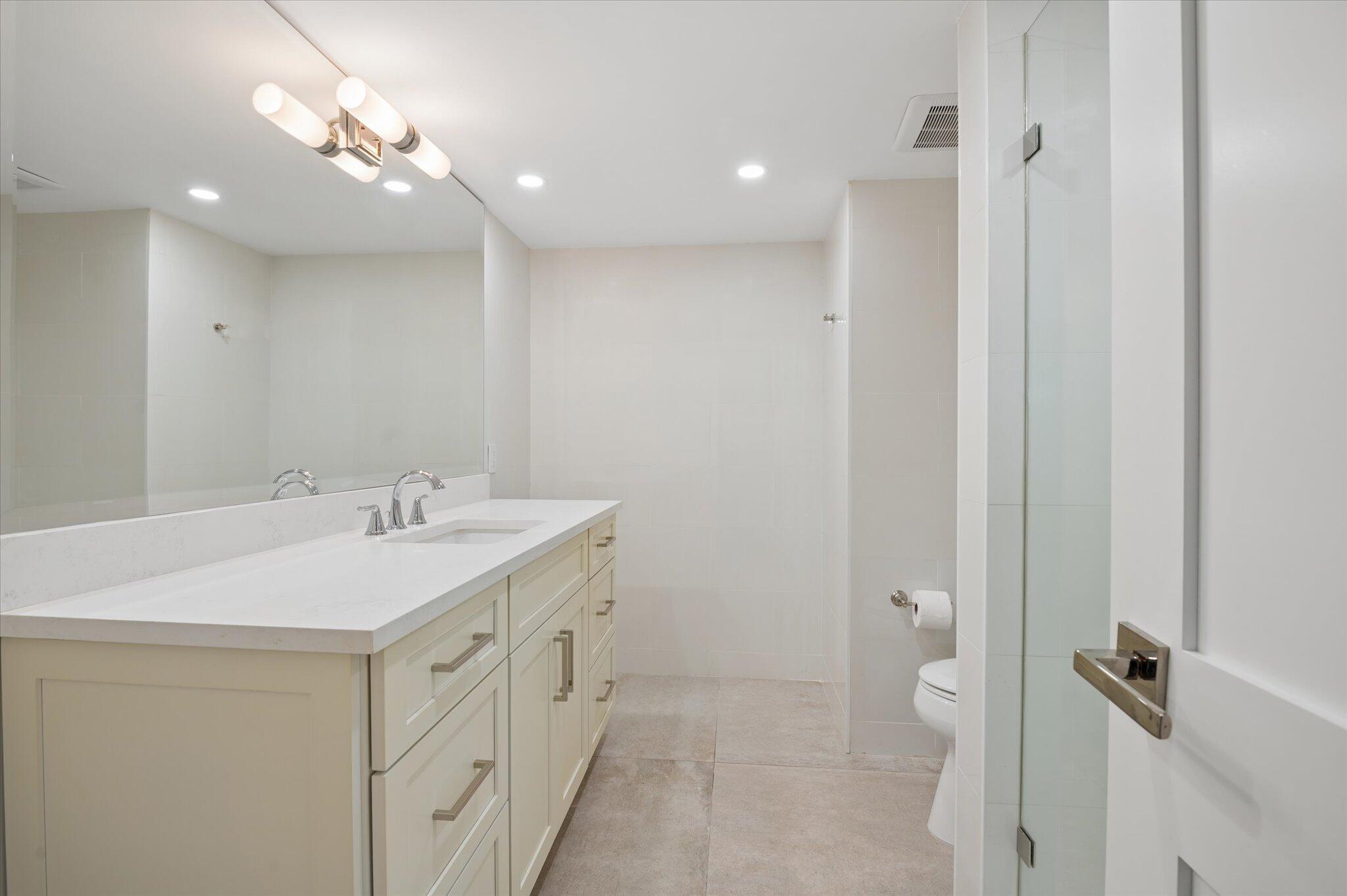 5100 Bayview #106 Fort Lauderdale, FL 33308