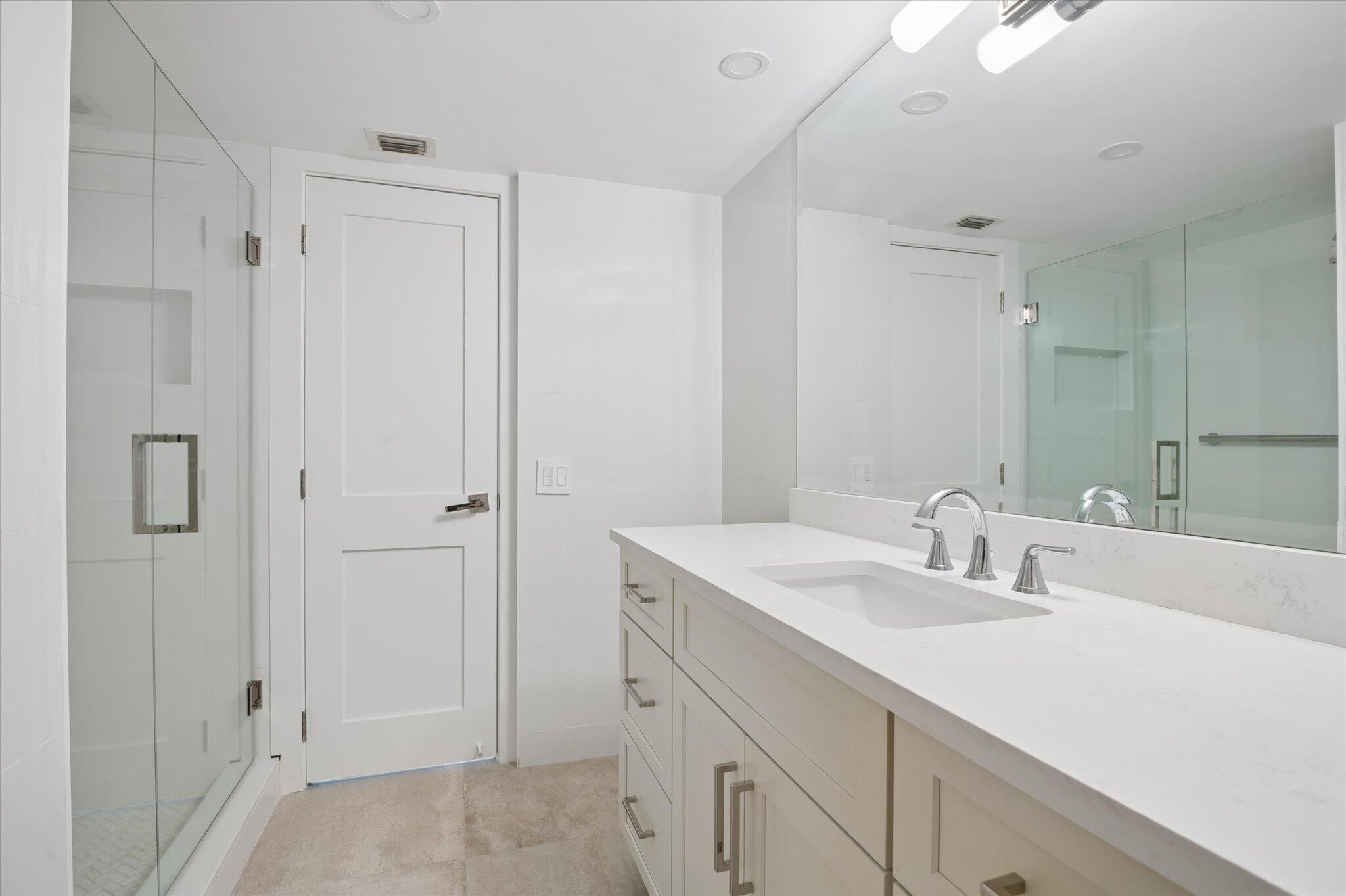5100 Bayview #106 Fort Lauderdale, FL 33308