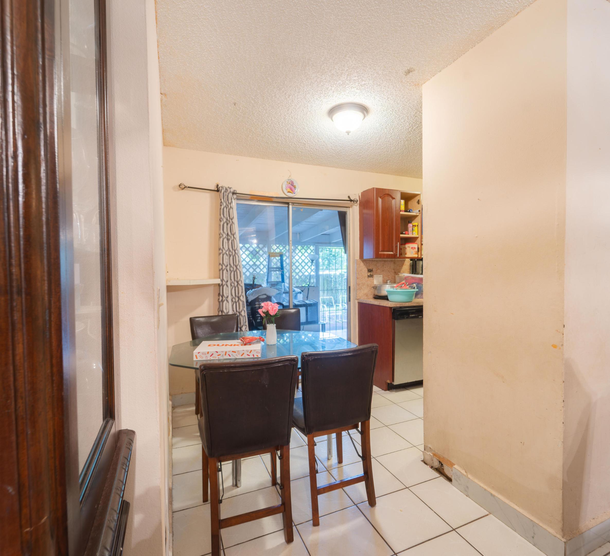 3617 Old Boynton Boynton Beach, FL 33436