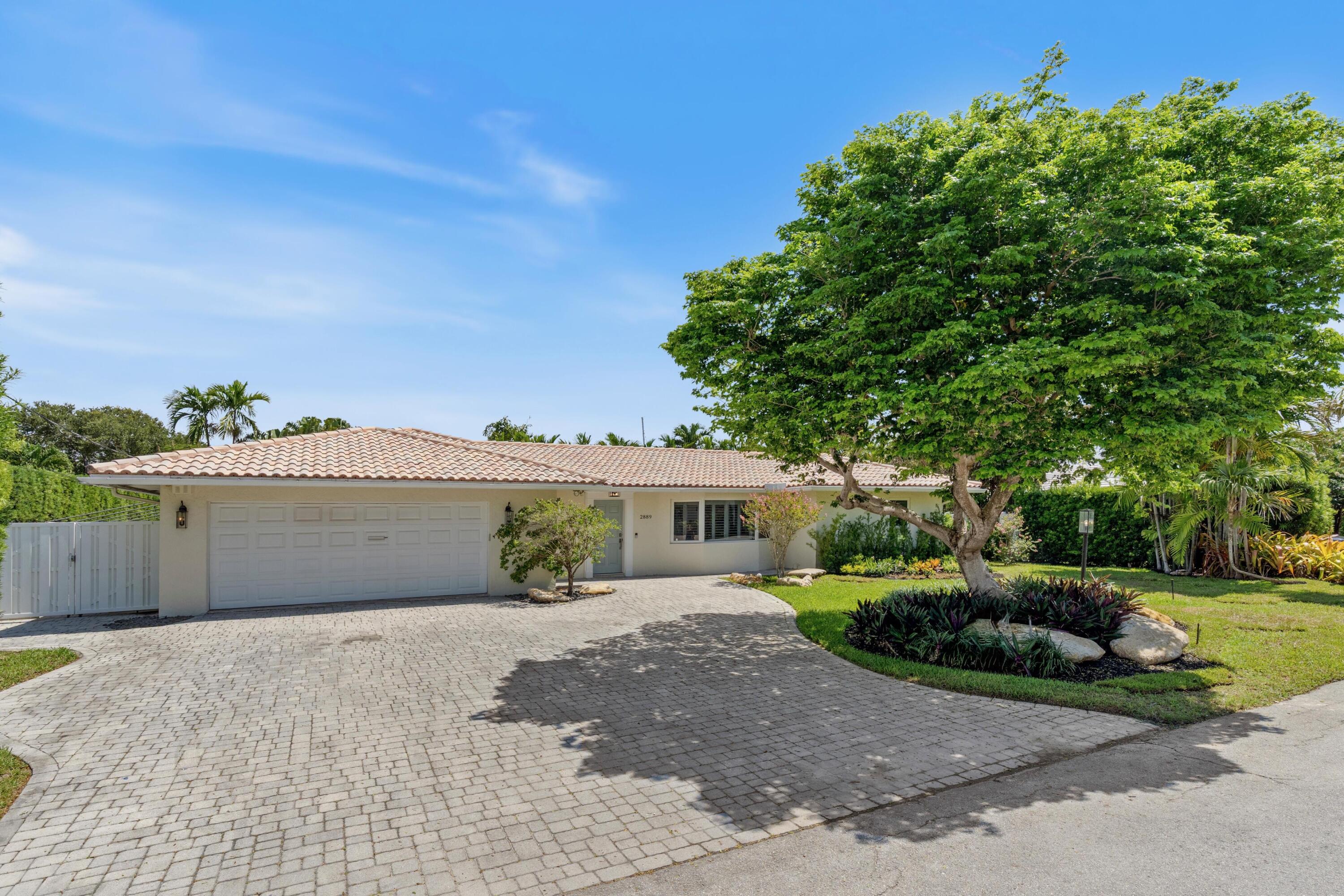 2889 NE 26th