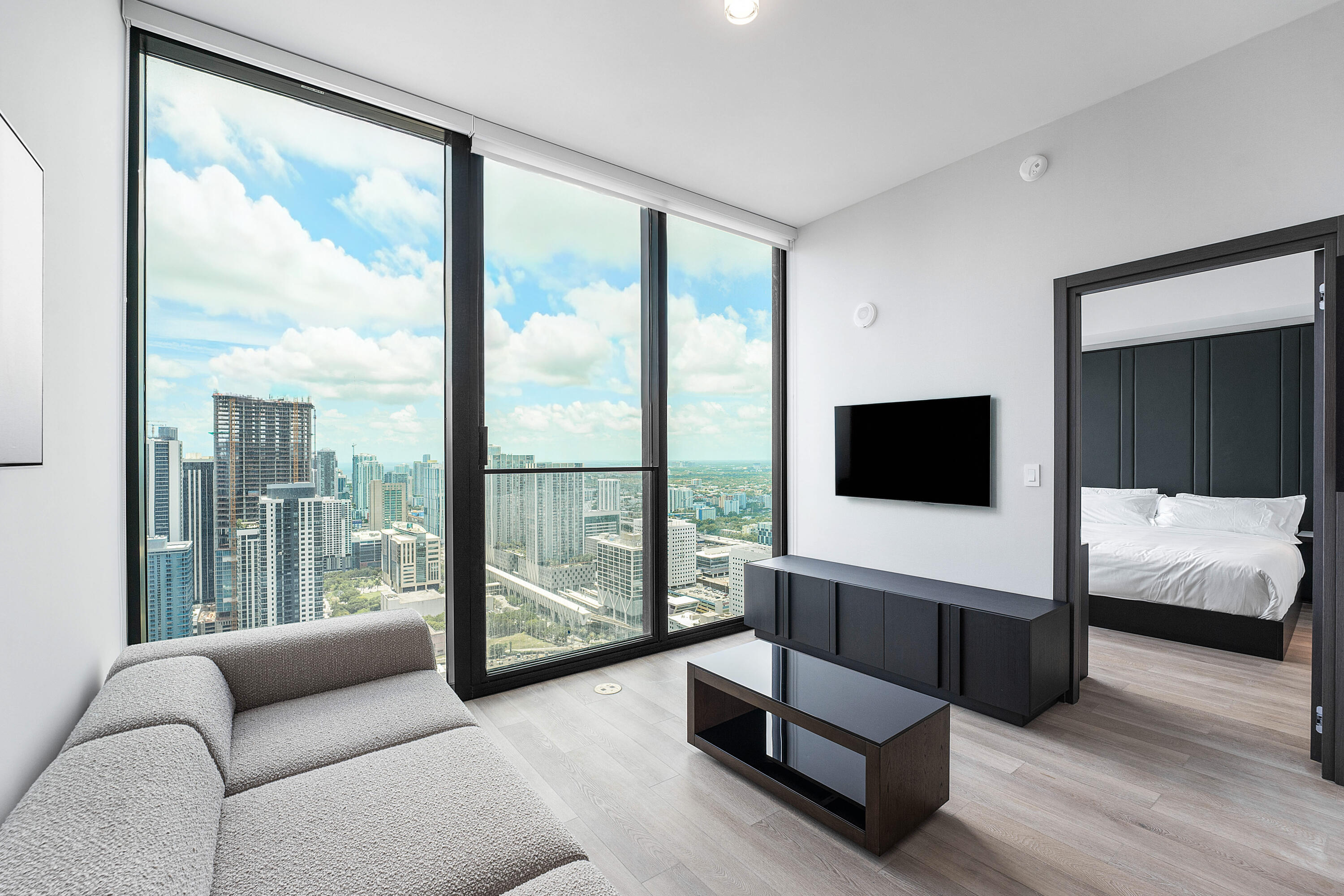 image E11EVEN Hotel & Residences9