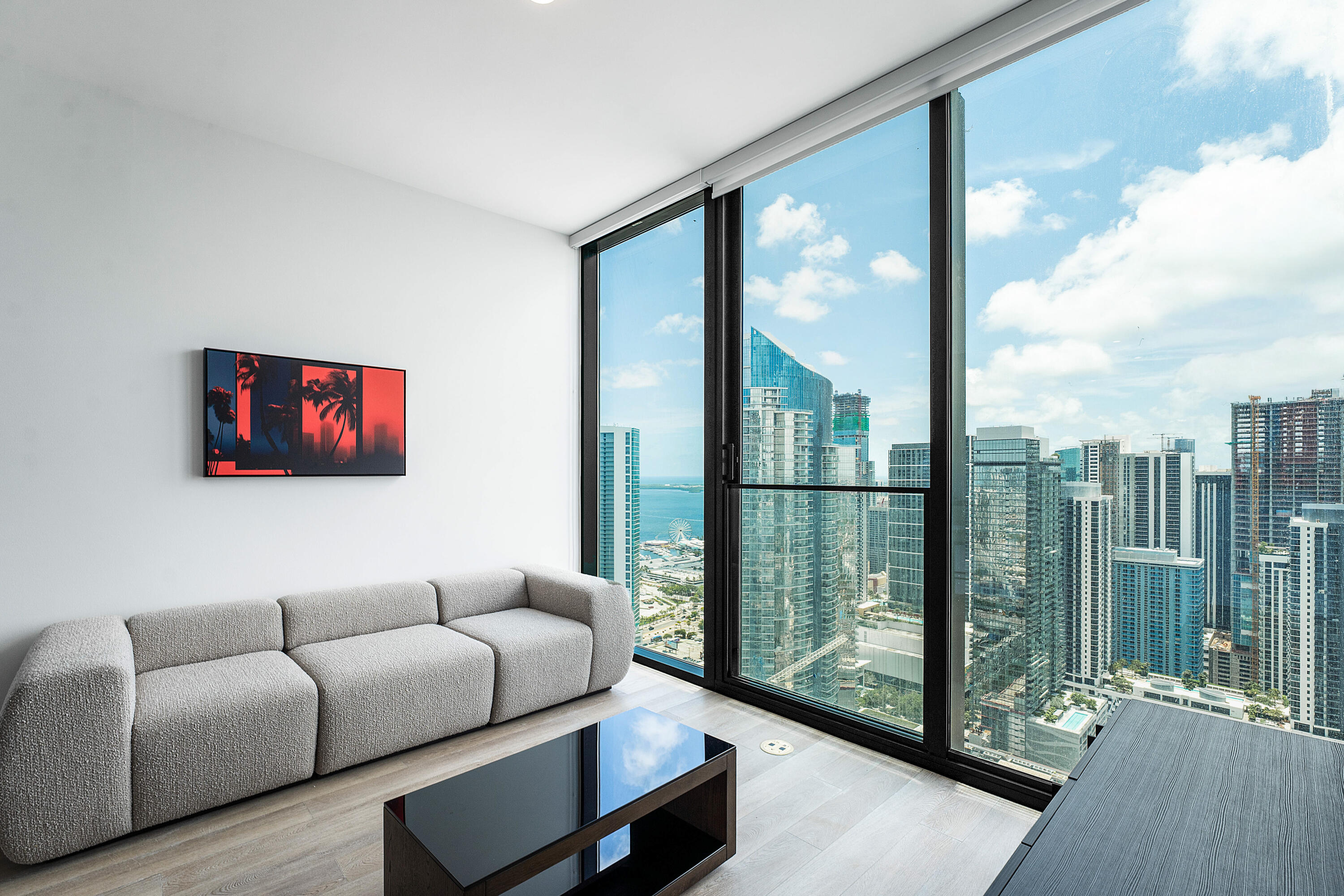 image E11EVEN Hotel & Residences10
