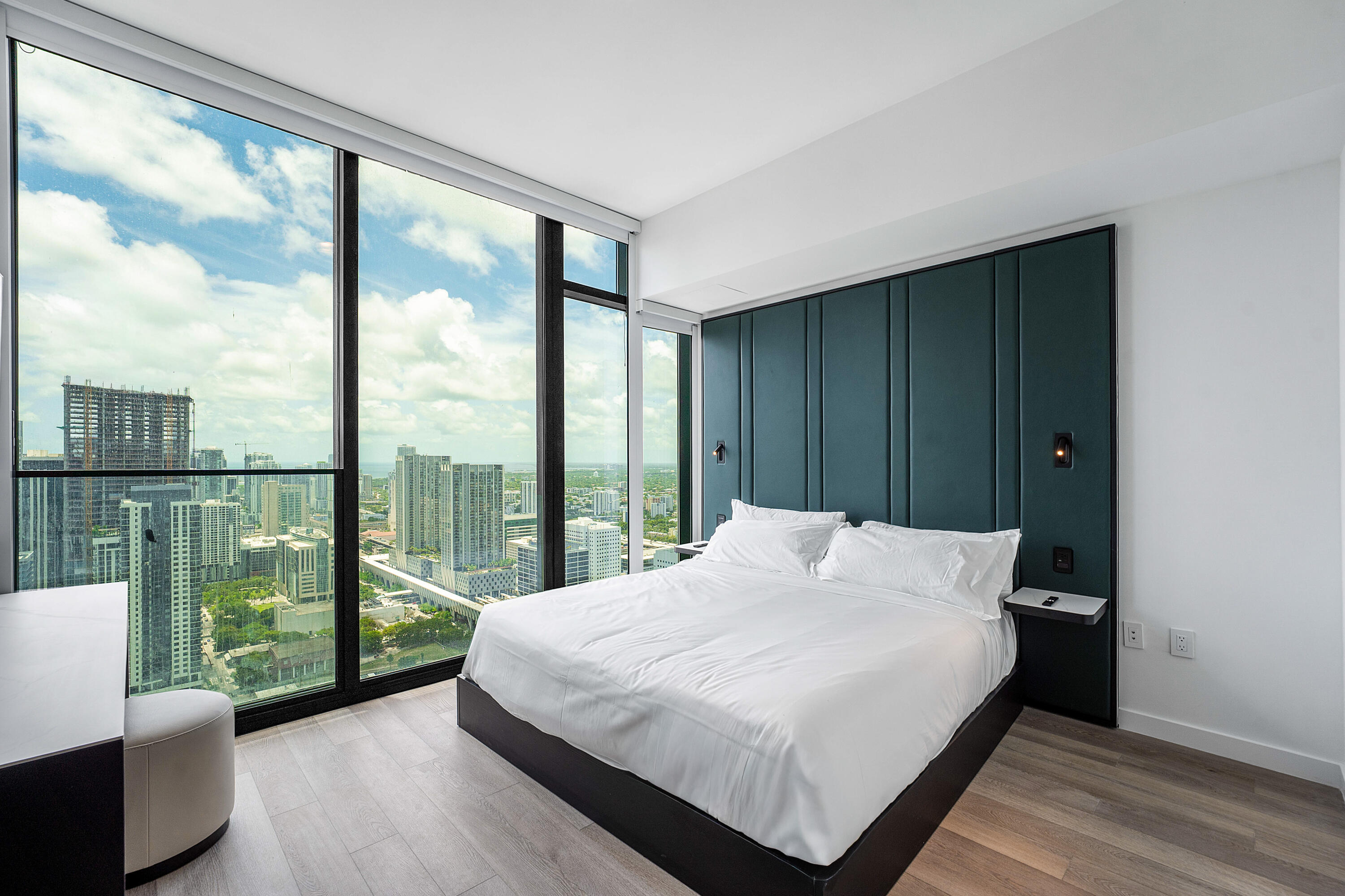 image E11EVEN Hotel & Residences12
