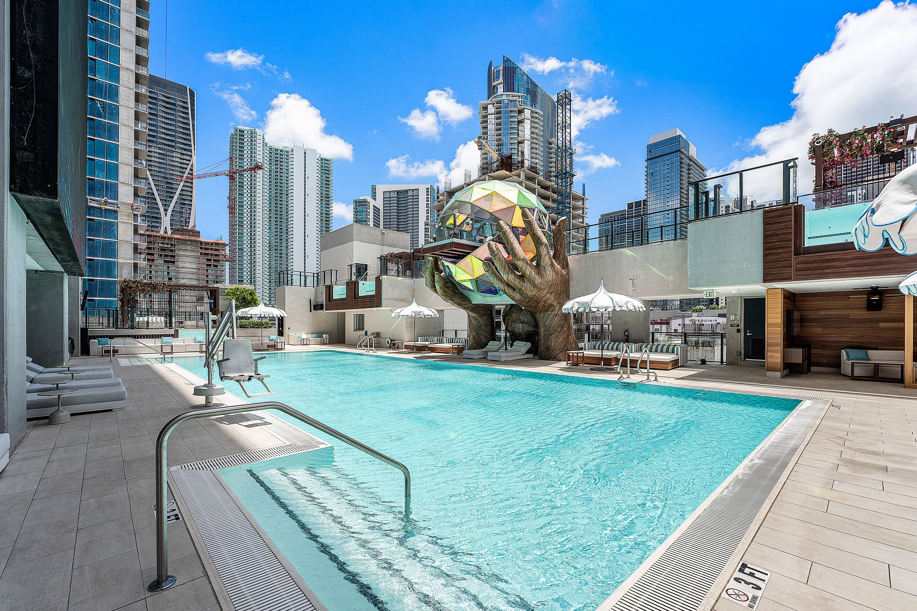 image E11EVEN Hotel & Residences19