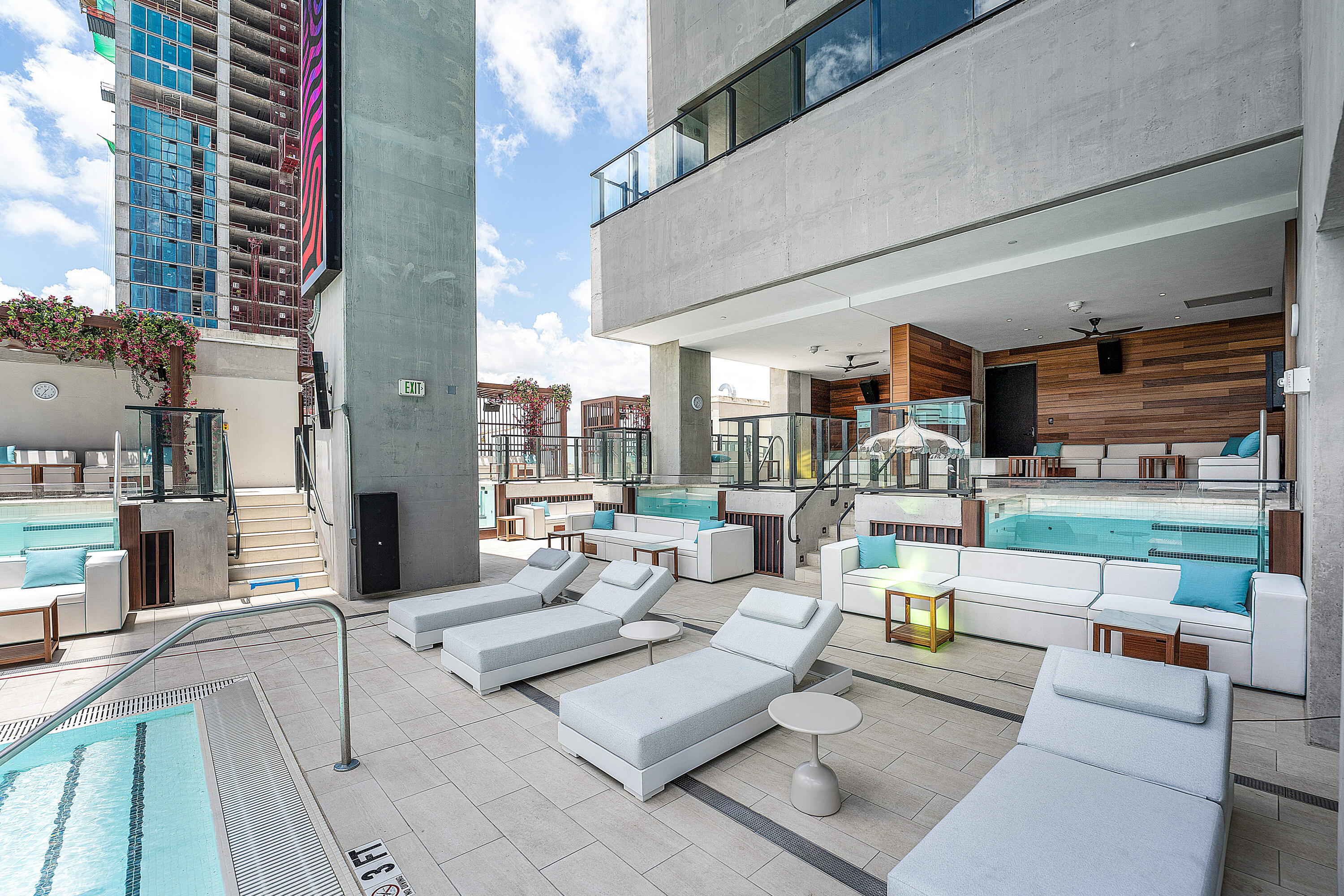 image E11EVEN Hotel & Residences22
