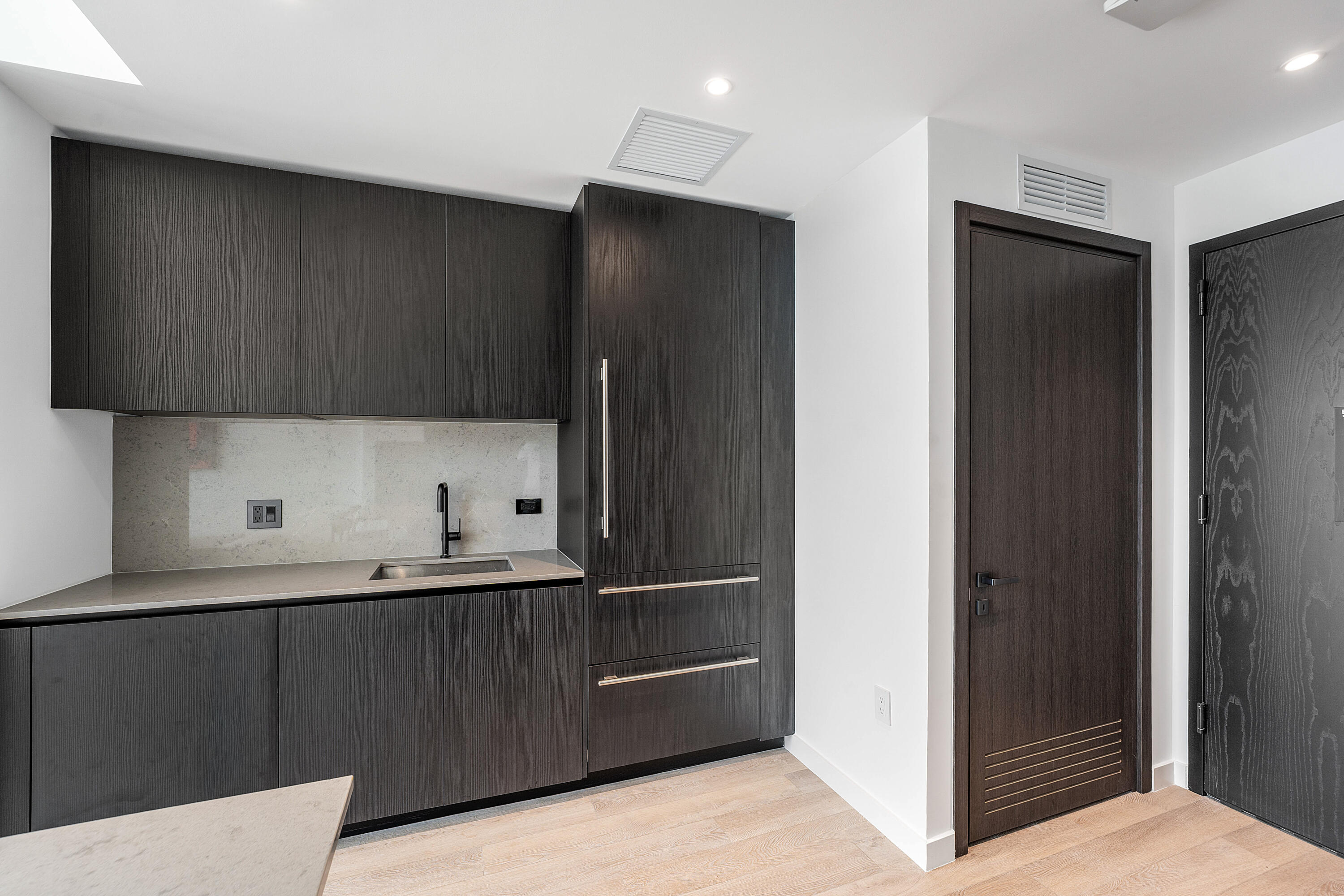 image E11EVEN Hotel & Residences6