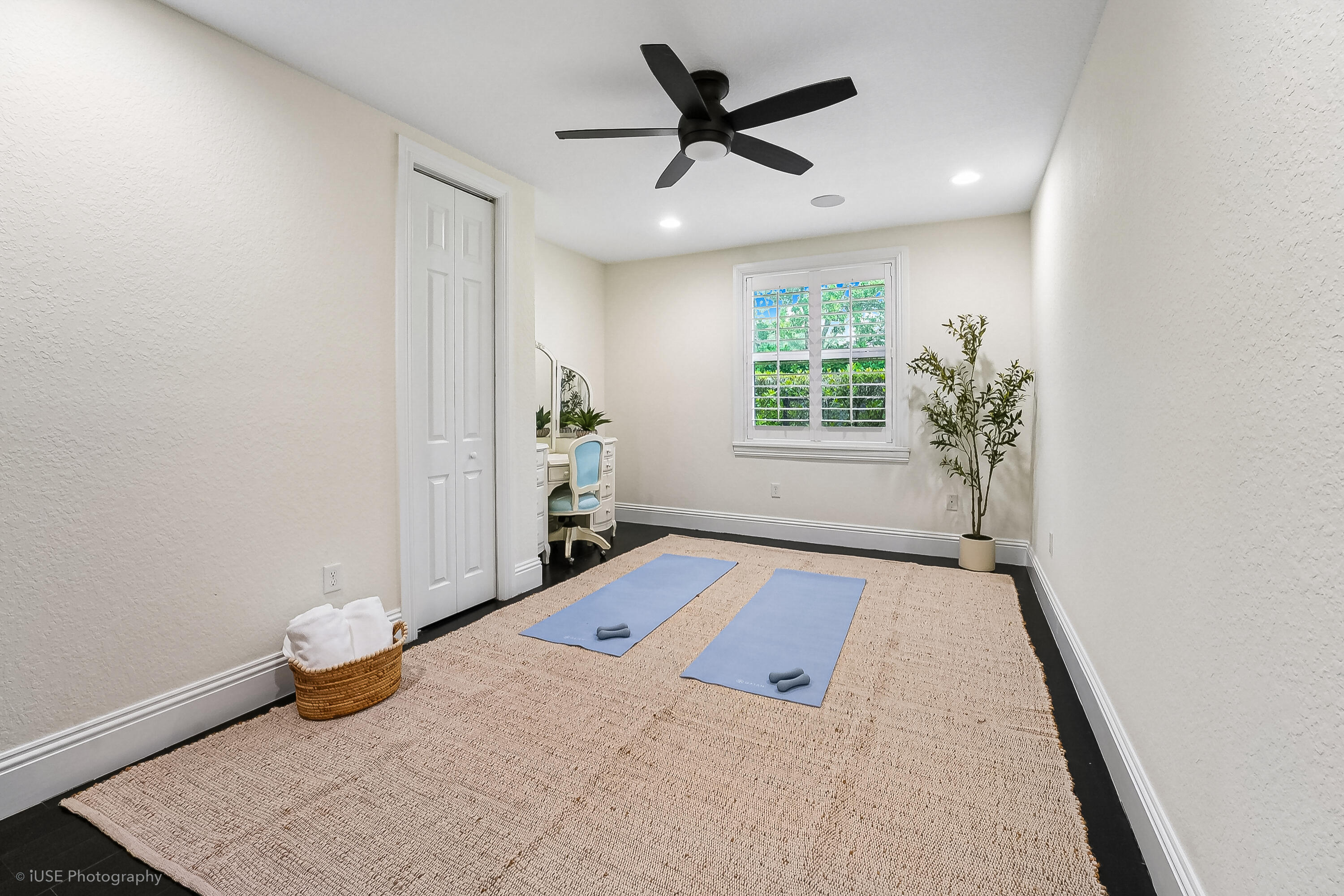 2825 Jockey Cir Davie, FL 33330