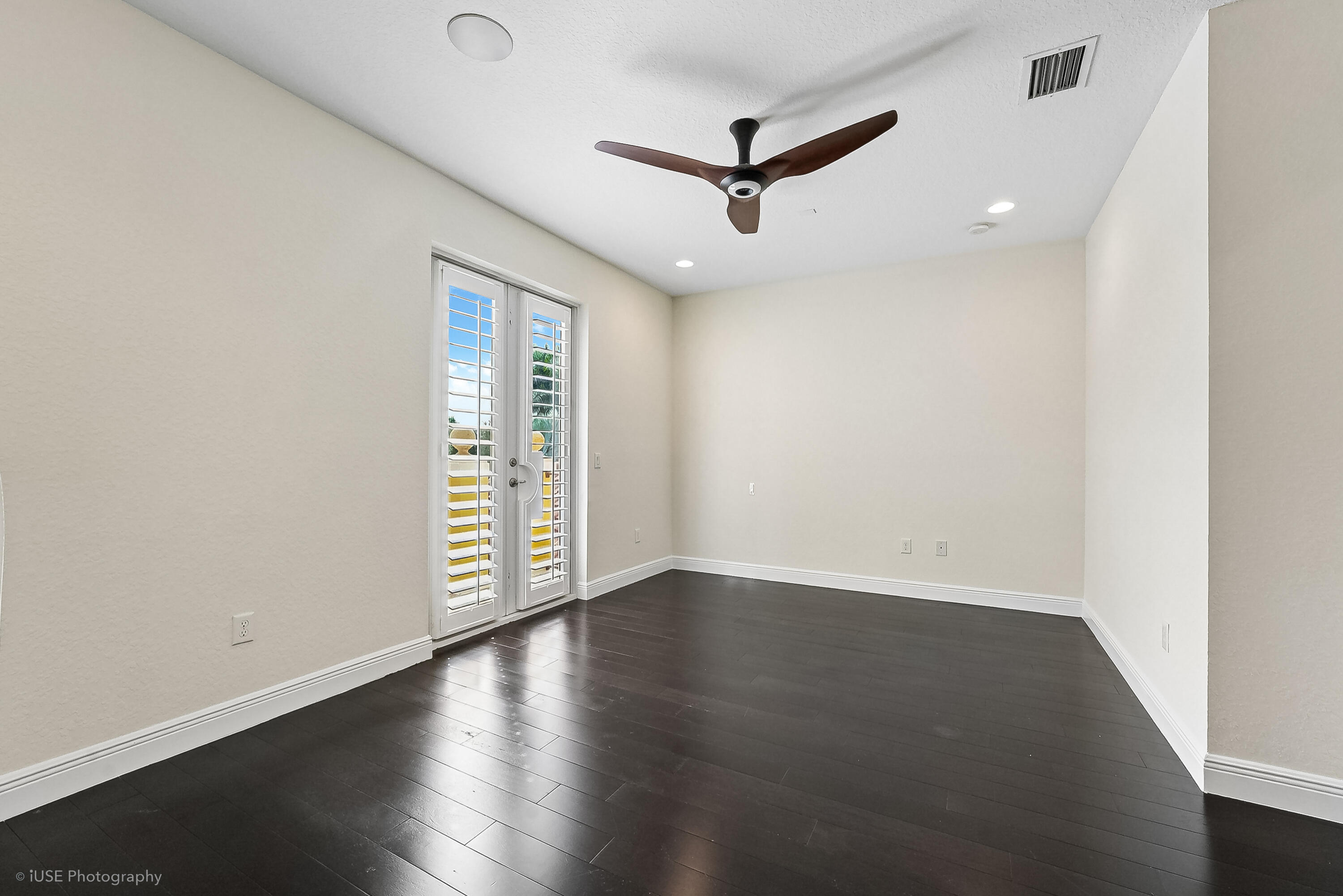 2825 Jockey Cir Davie, FL 33330
