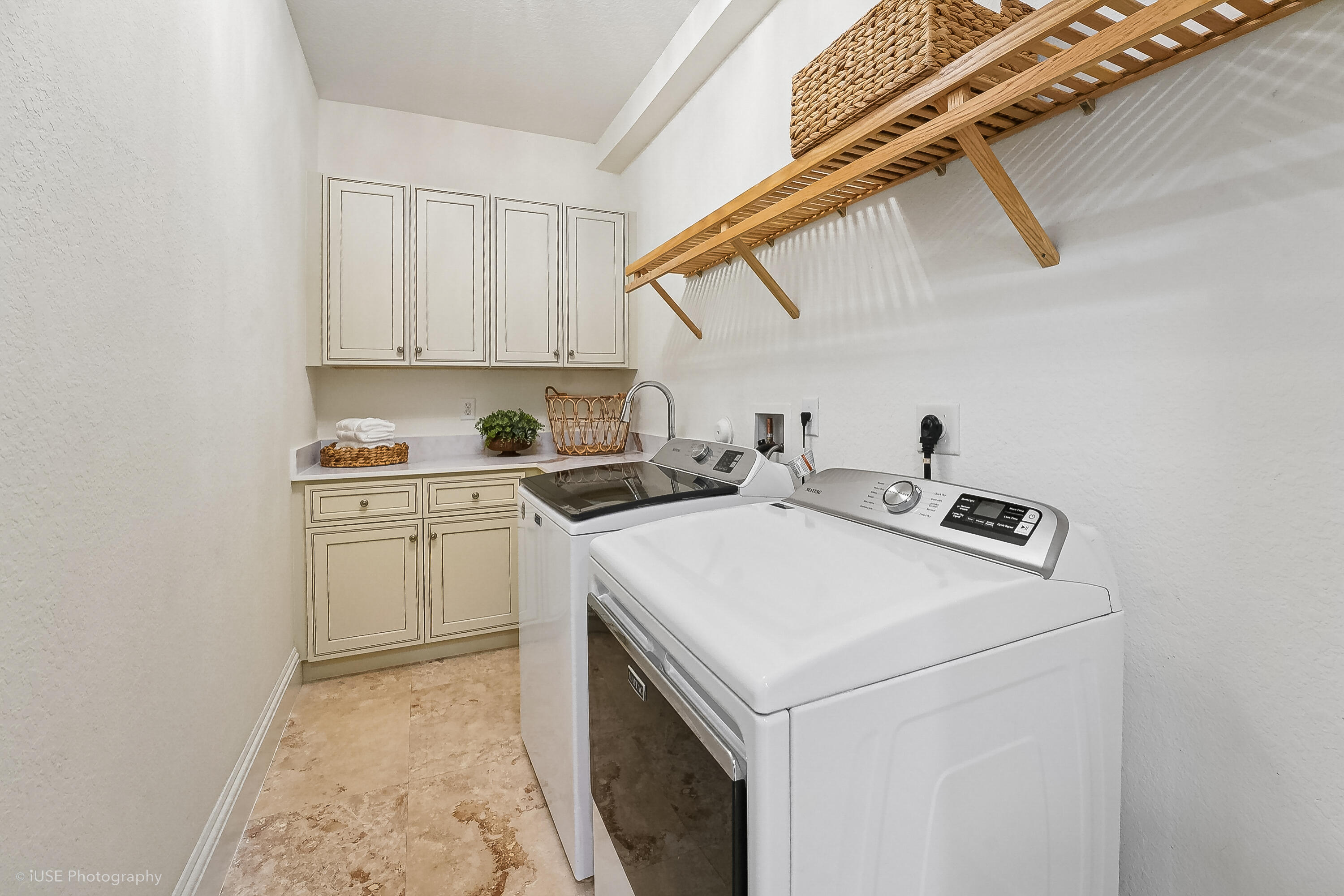 2825 Jockey Cir Davie, FL 33330