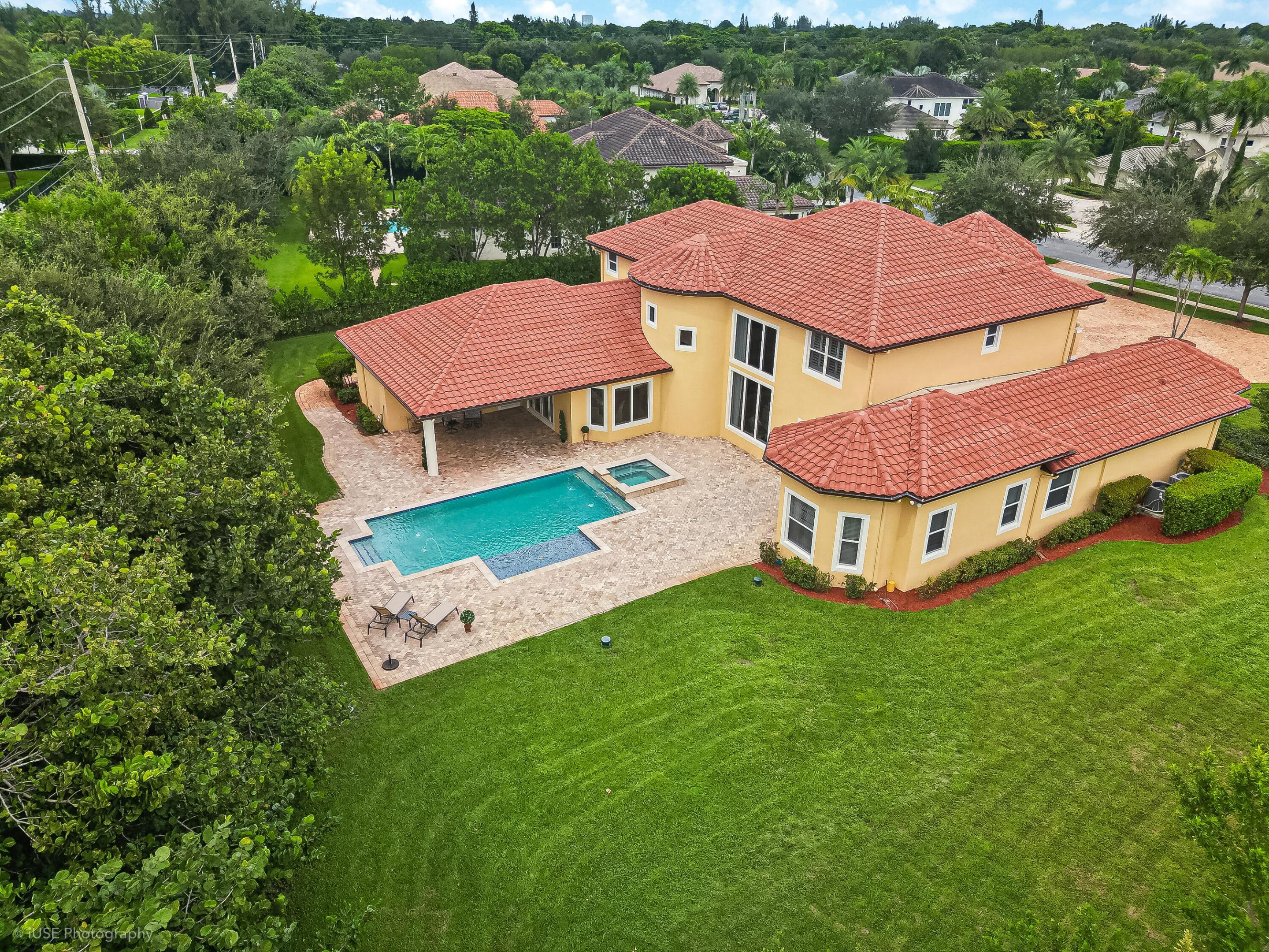 2825 Jockey Cir Davie, FL 33330