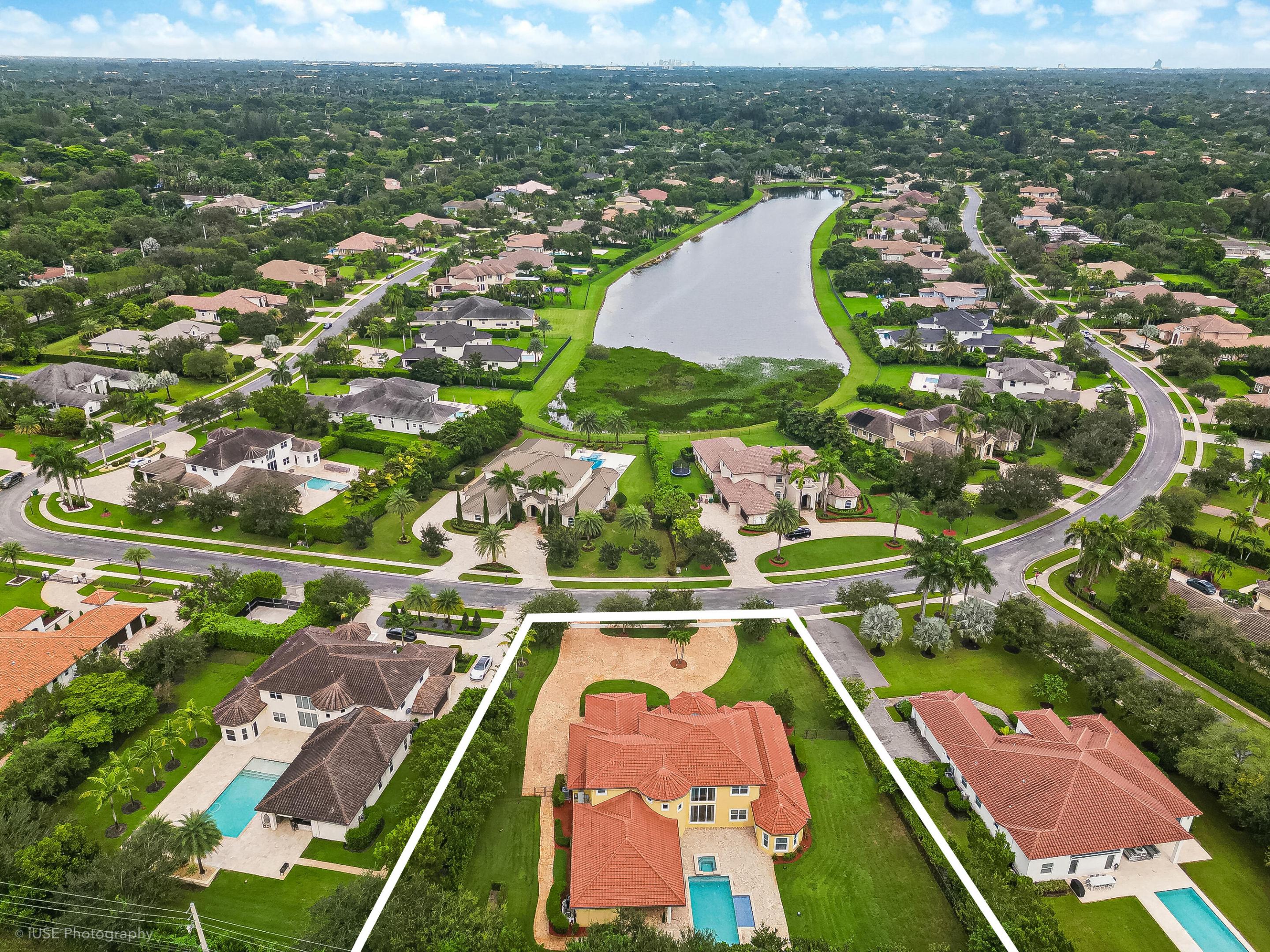2825 Jockey Cir Davie, FL 33330