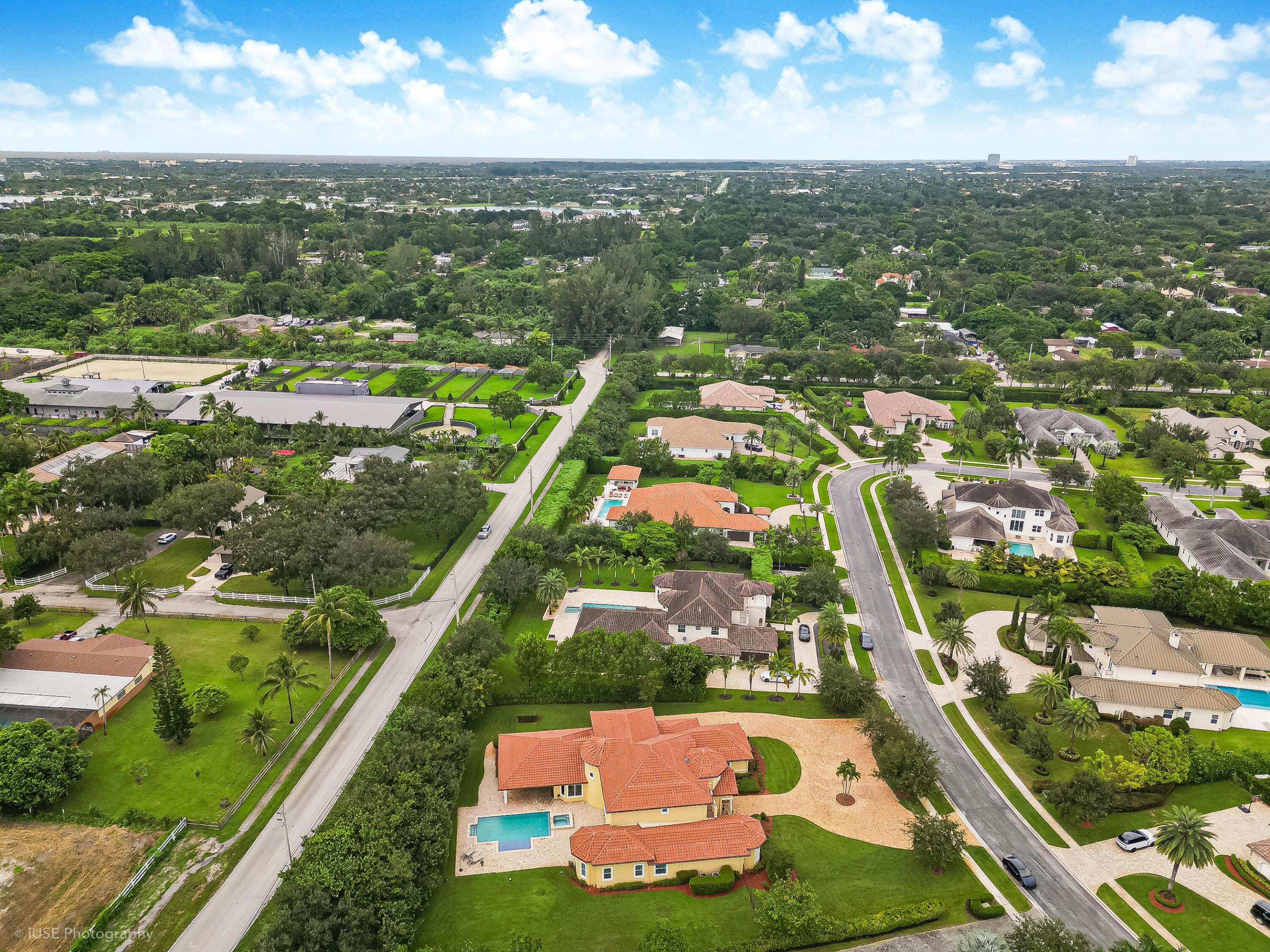 2825 Jockey Cir Davie, FL 33330