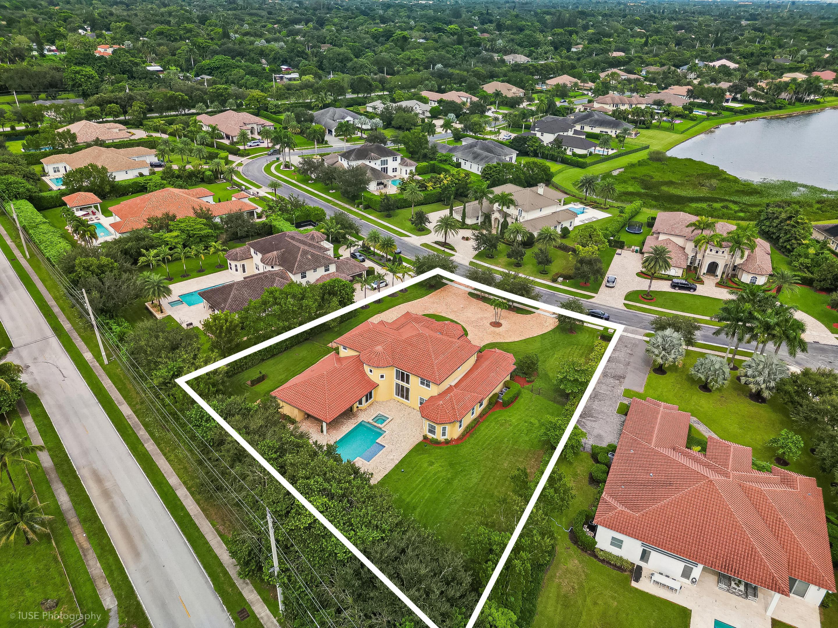 2825 Jockey Cir Davie, FL 33330