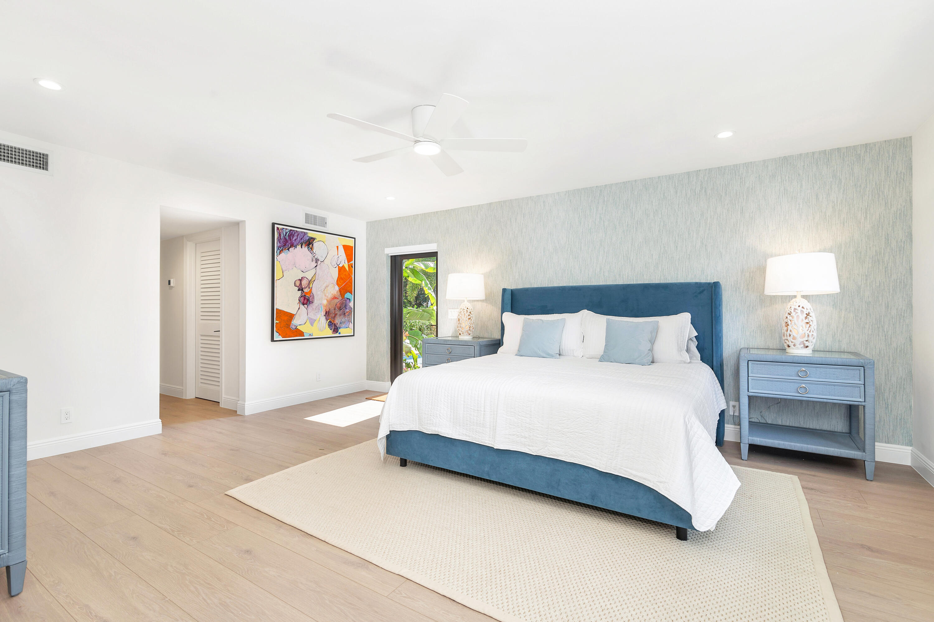 237/225 Monroe Dr West Palm Beach, FL 33405