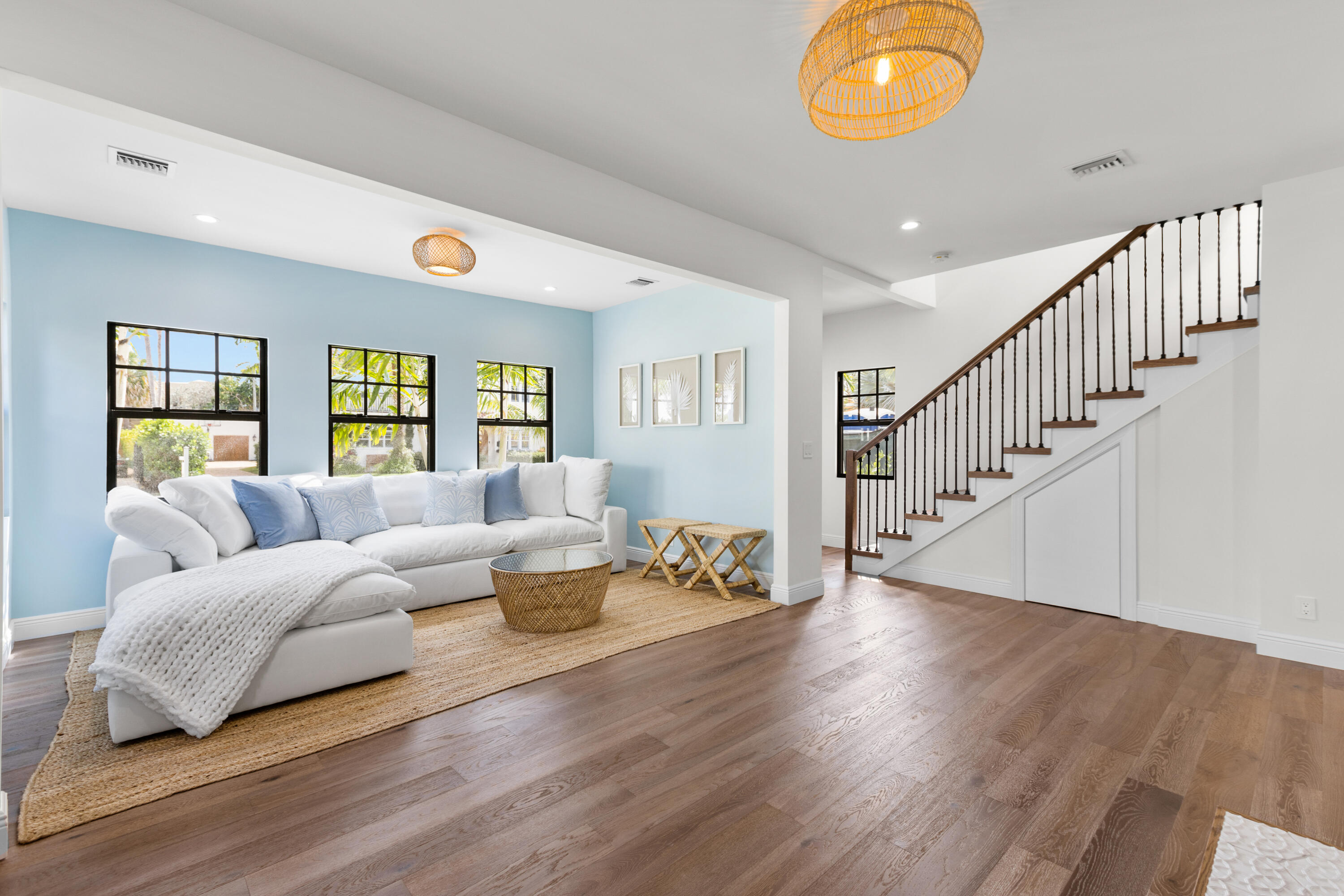 237/225 Monroe Dr West Palm Beach, FL 33405