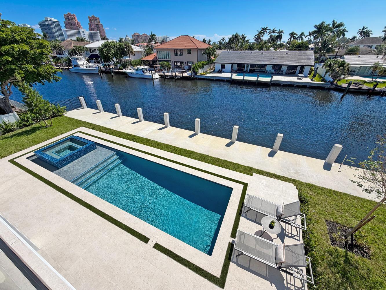 2856 NE 26th St Fort Lauderdale, FL 33305