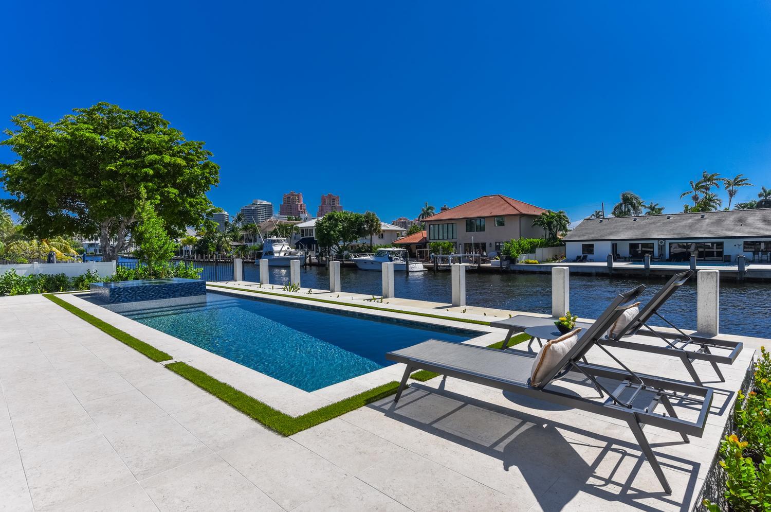 2856 NE 26th St Fort Lauderdale, FL 33305