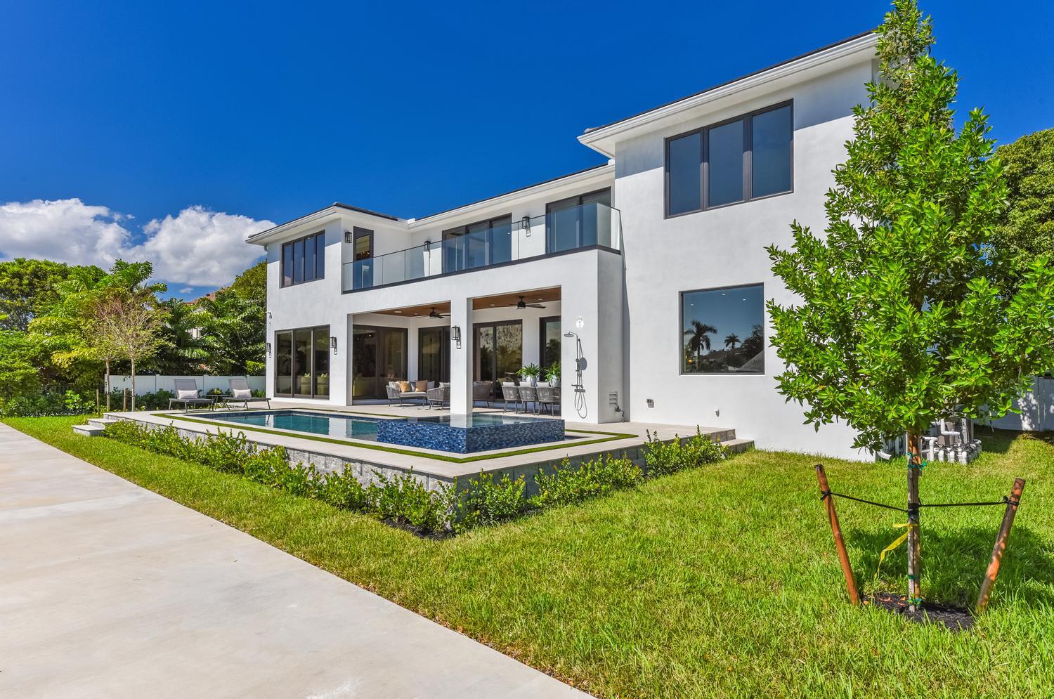 2856 NE 26th St Fort Lauderdale, FL 33305