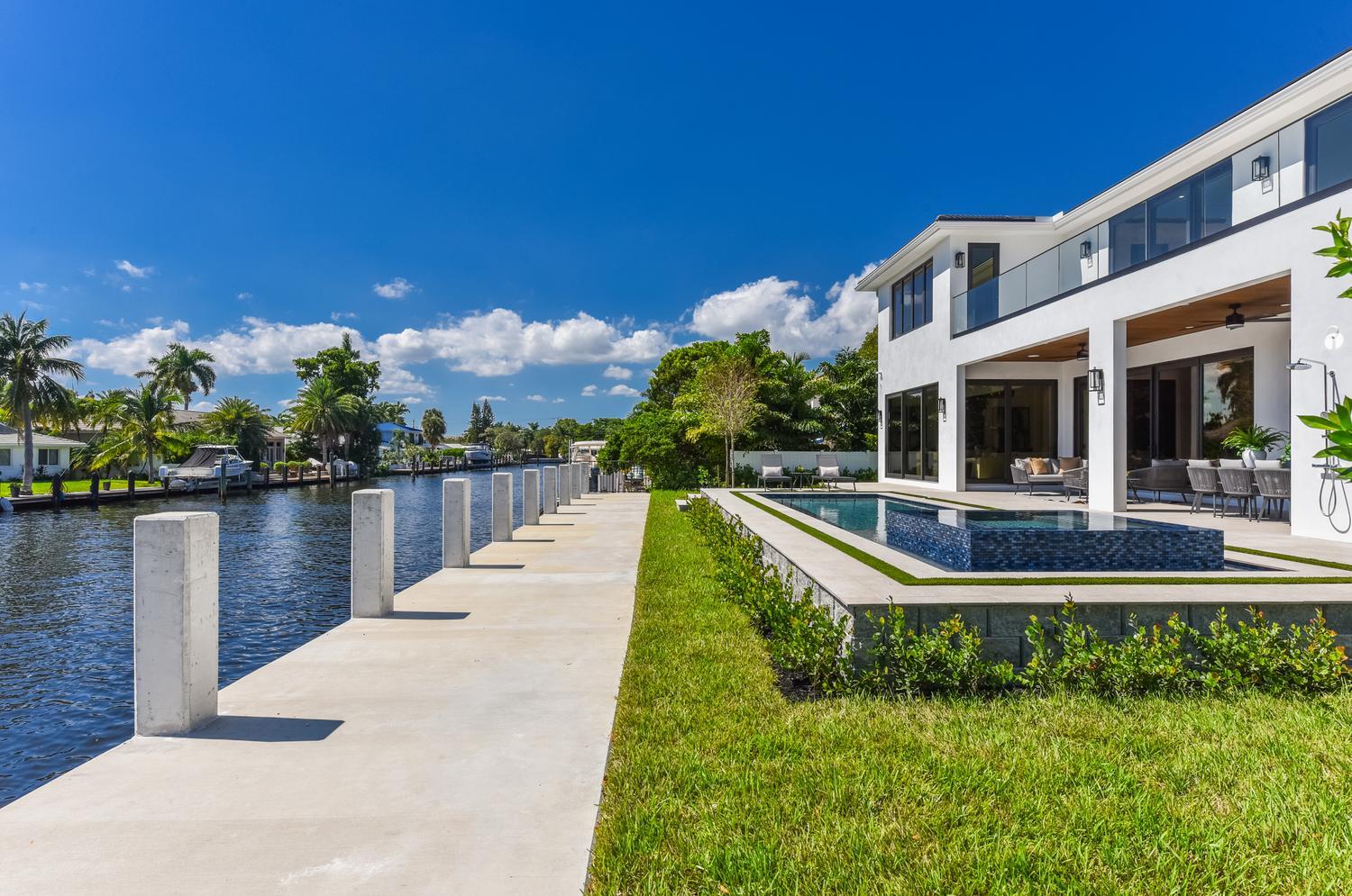 2856 NE 26th St Fort Lauderdale, FL 33305