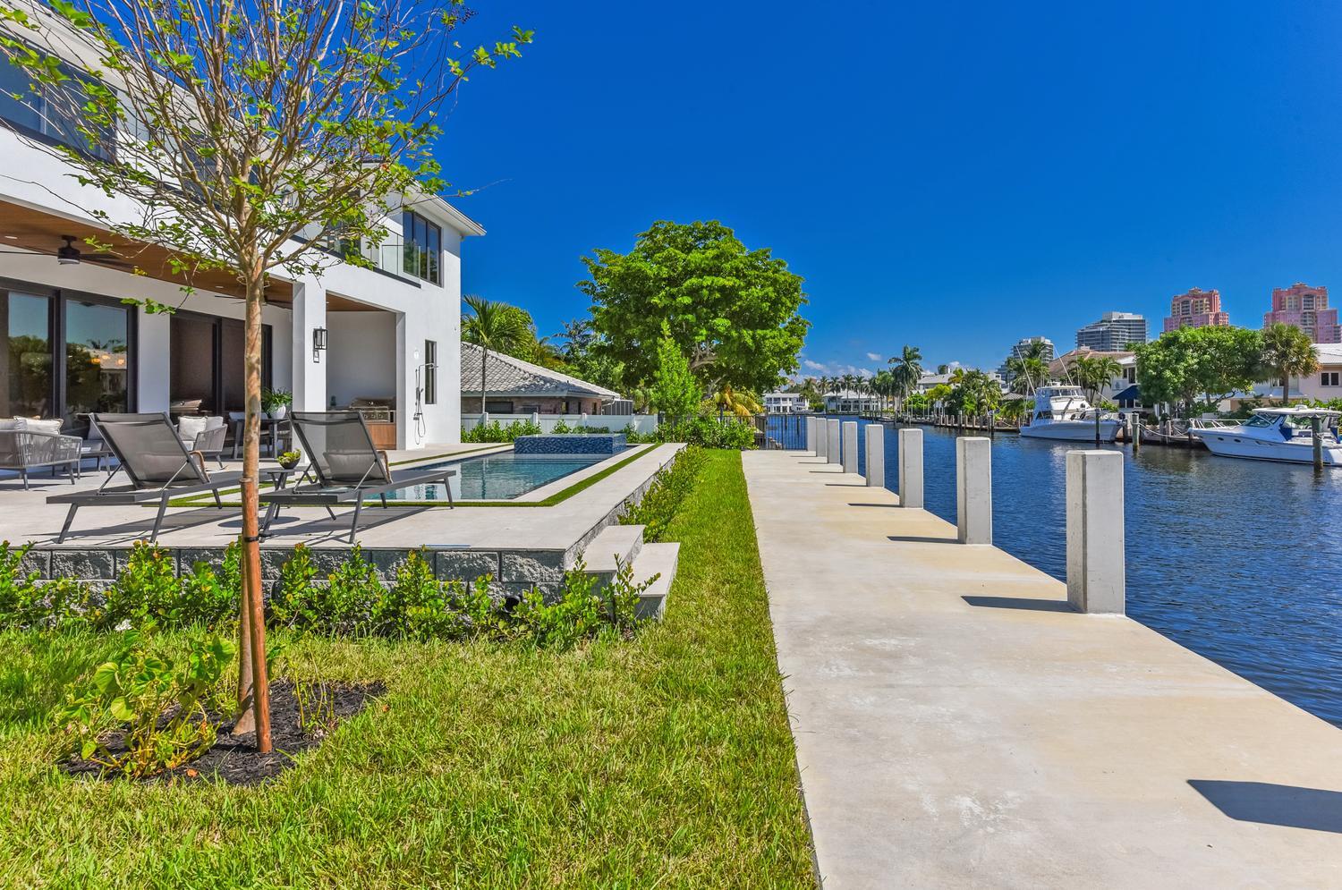 2856 NE 26th St Fort Lauderdale, FL 33305