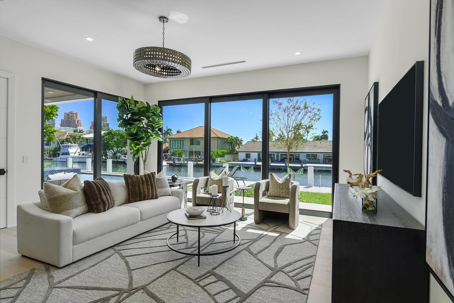 2856 NE 26th St Fort Lauderdale, FL 33305
