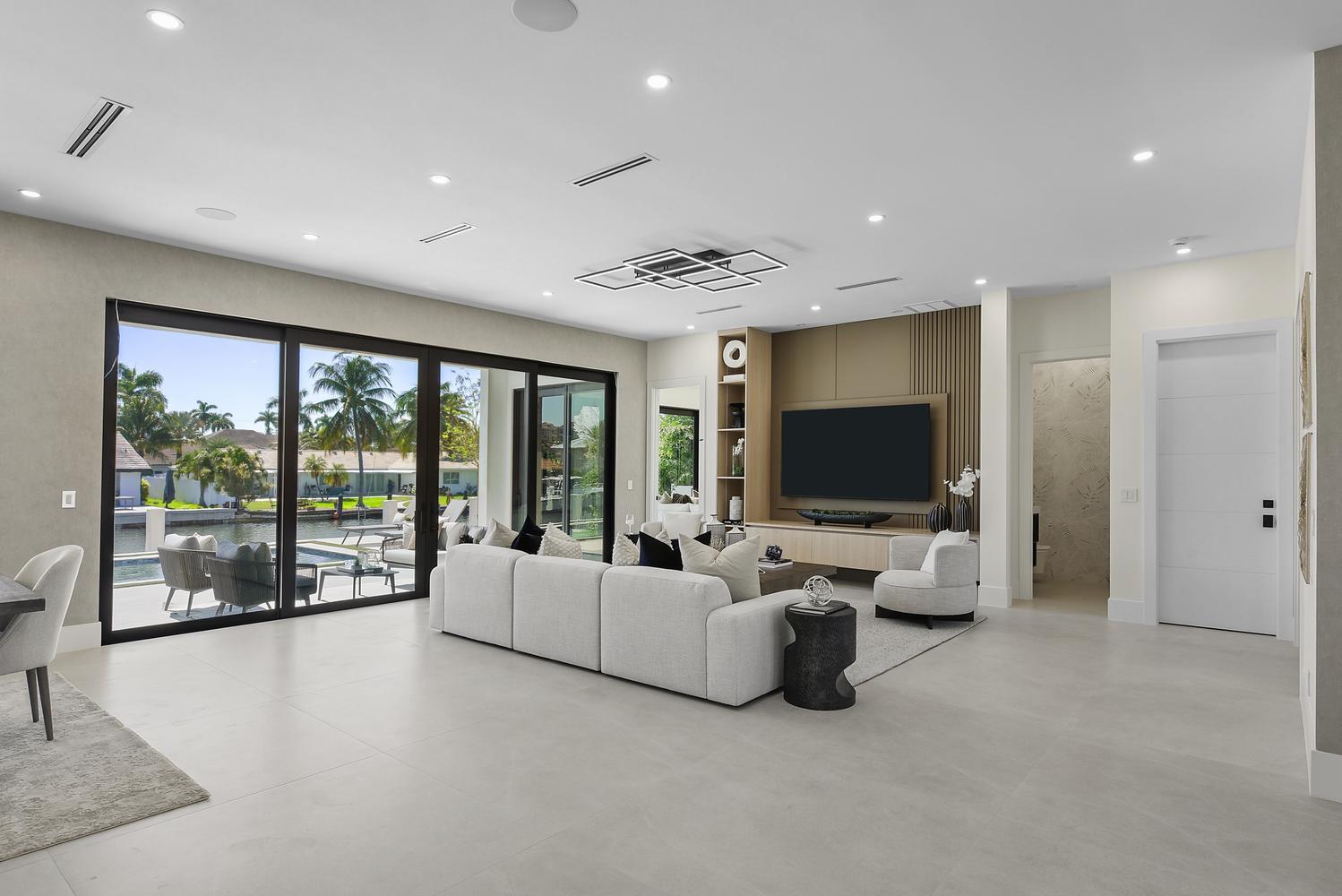 2856 NE 26th St Fort Lauderdale, FL 33305
