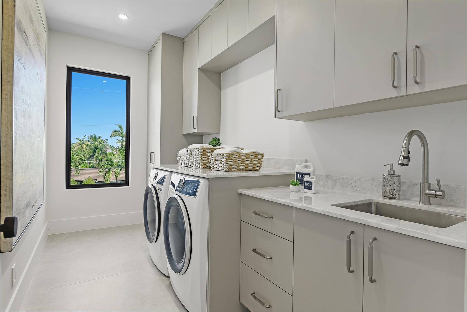 2856 NE 26th St Fort Lauderdale, FL 33305