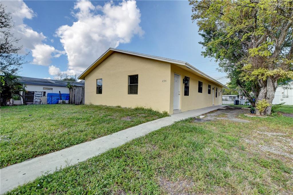 2351 NW 2nd St
