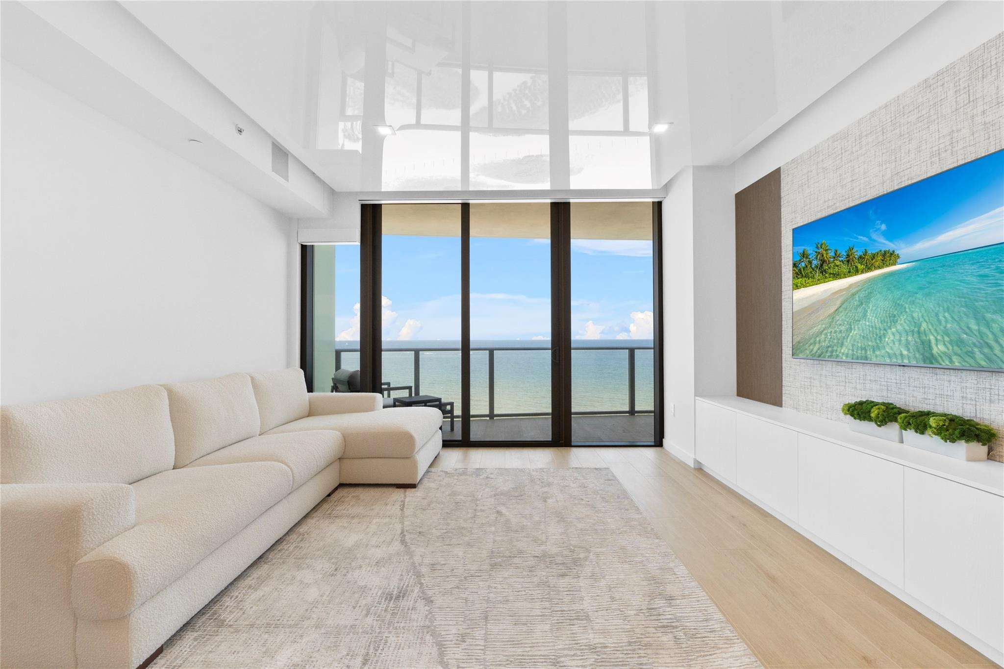 1116 N Ocean #904 Pompano Beach, FL 33062