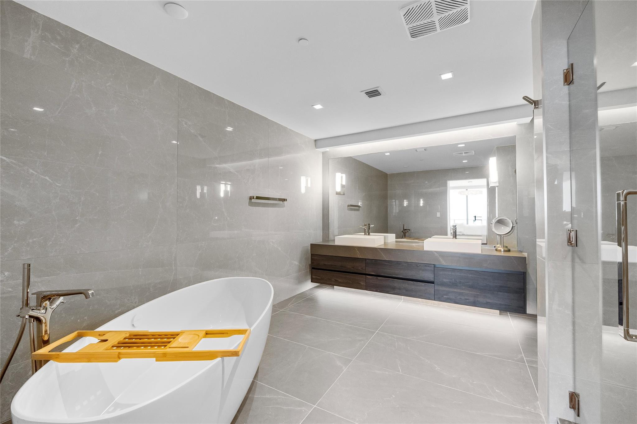 1116 N Ocean #904 Pompano Beach, FL 33062