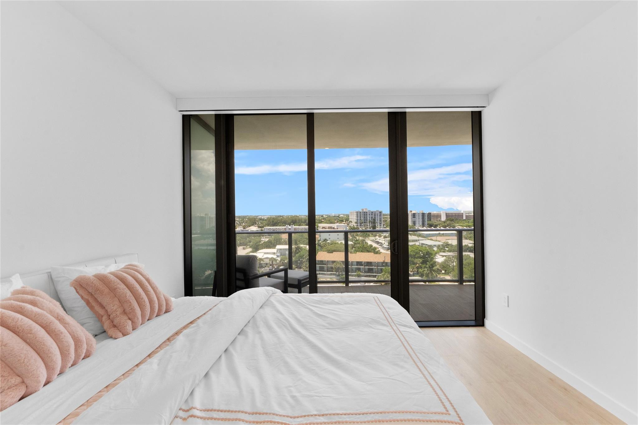 1116 N Ocean #904 Pompano Beach, FL 33062