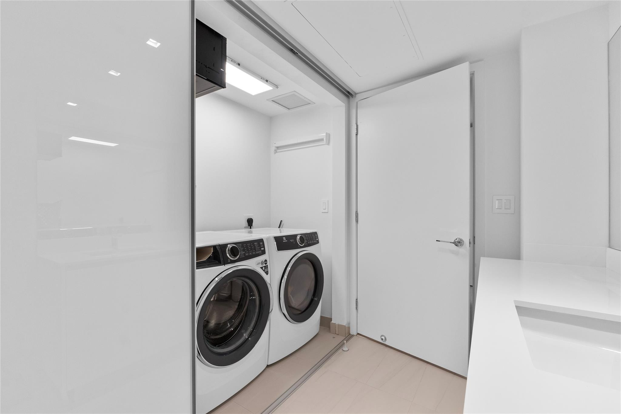 1116 N Ocean #904 Pompano Beach, FL 33062