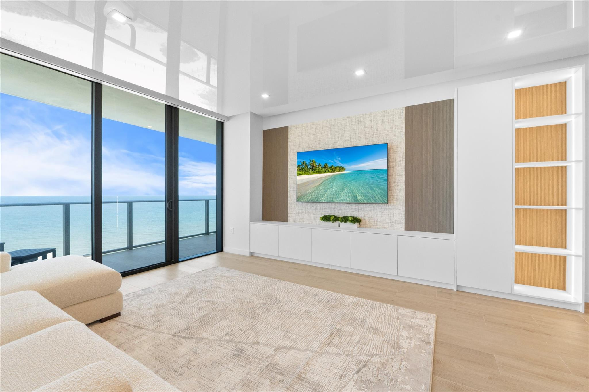 1116 N Ocean #904 Pompano Beach, FL 33062