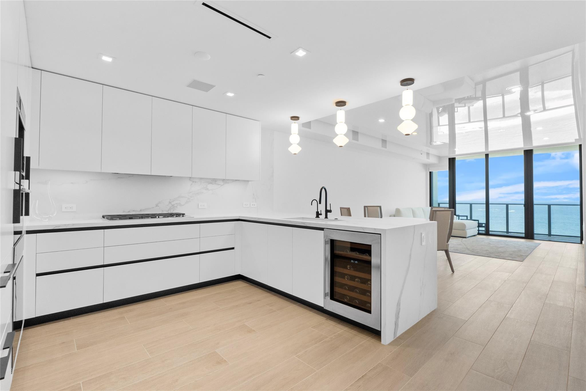 1116 N Ocean #904 Pompano Beach, FL 33062