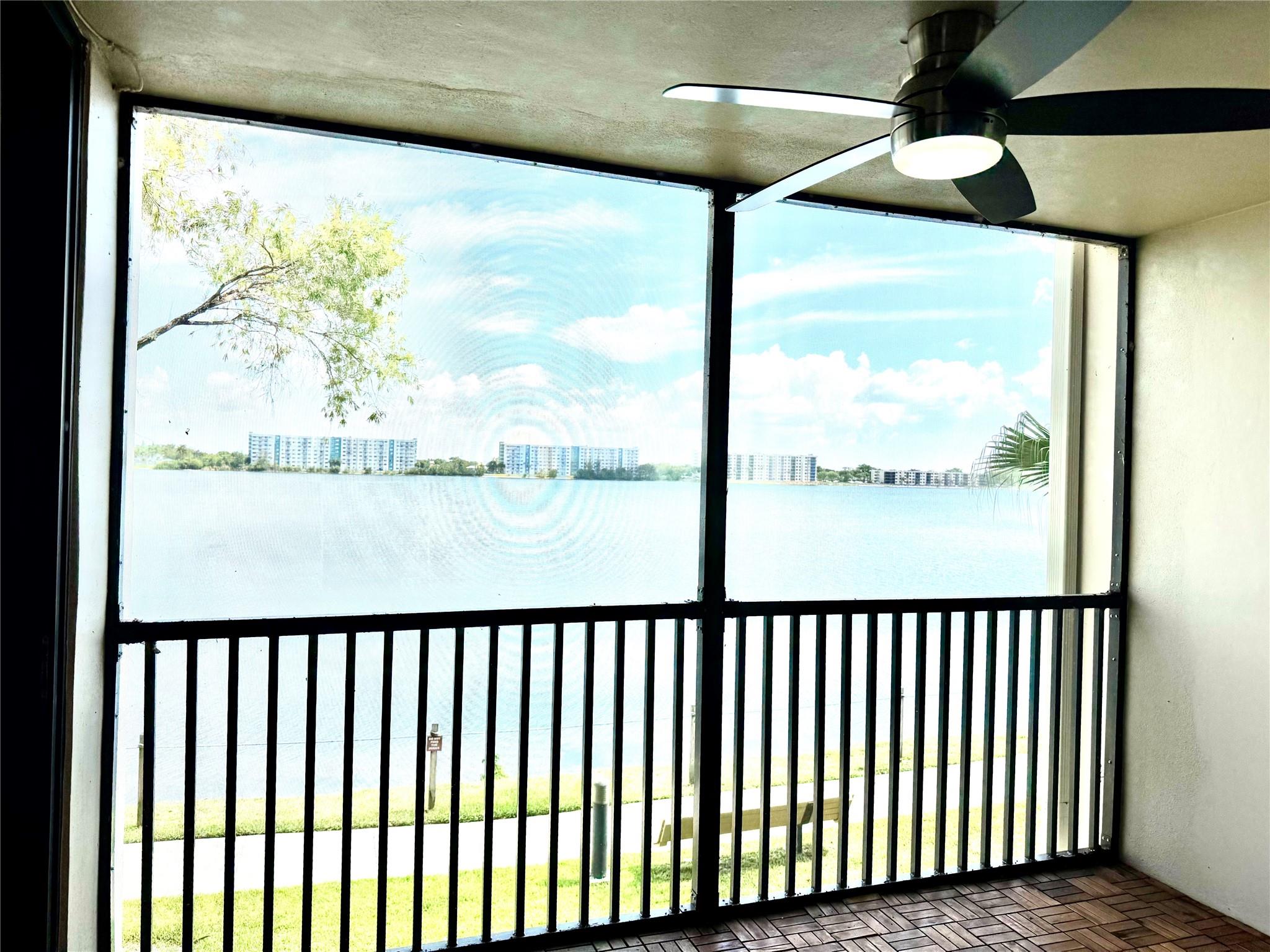 117 Lake Emerald Dr #205