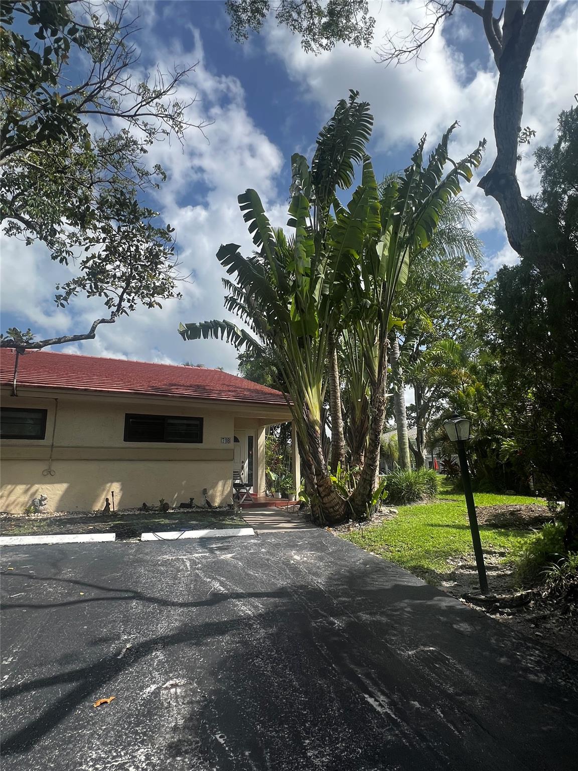 718 SW 88th Ter