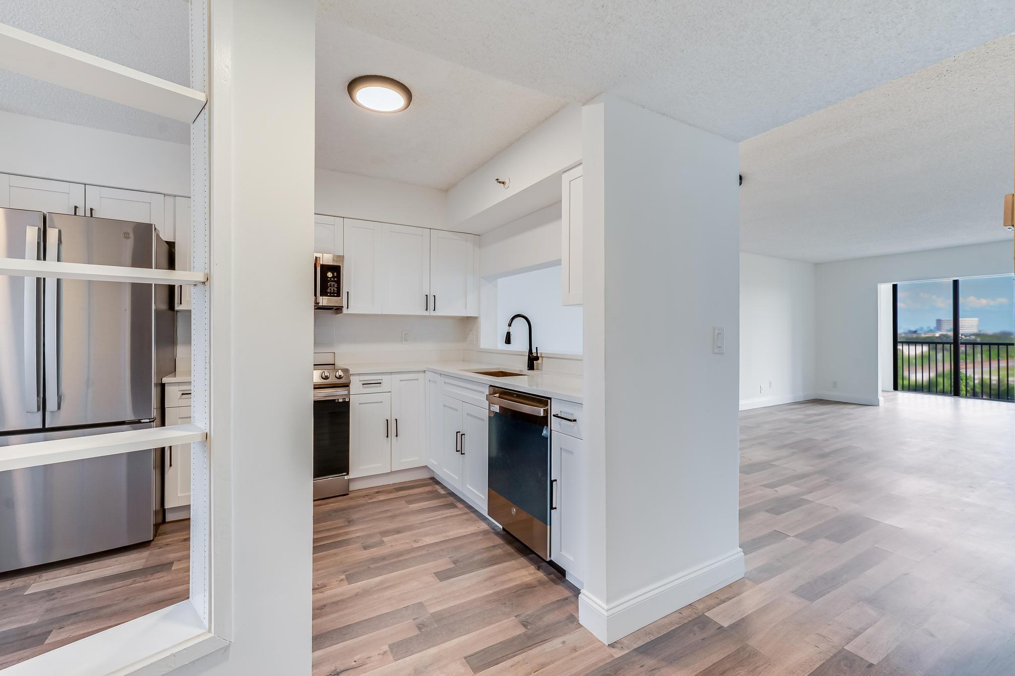 2200 S Cypress Bnd Dr #604