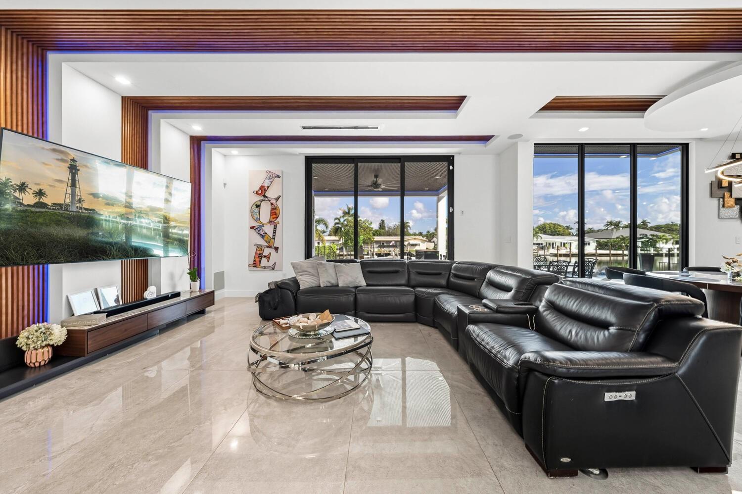 2581 NE 50th St Lighthouse Point, FL 33064